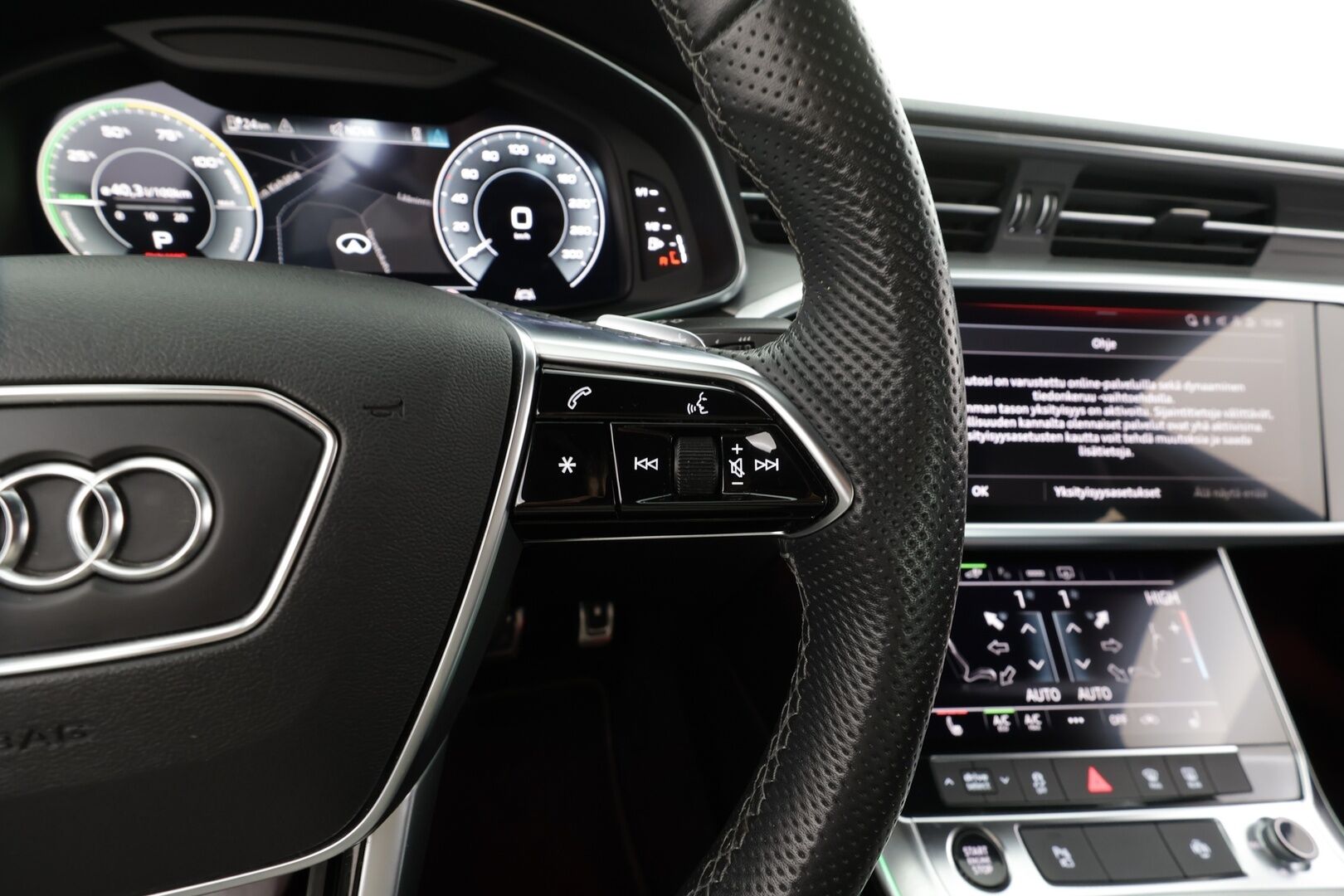 Audi A6 2023 Business Sport 50 TFSI e quattro S-Line * Vakkari / P.kamera / Matrix LED / Navi / Sporttipenkit / Koukku * - 1.Om Suomi-auto / Kahdet renkaat aluvanteilla / Merkkihuollettu - Osta nyt, maksa vasta ensi vuonna