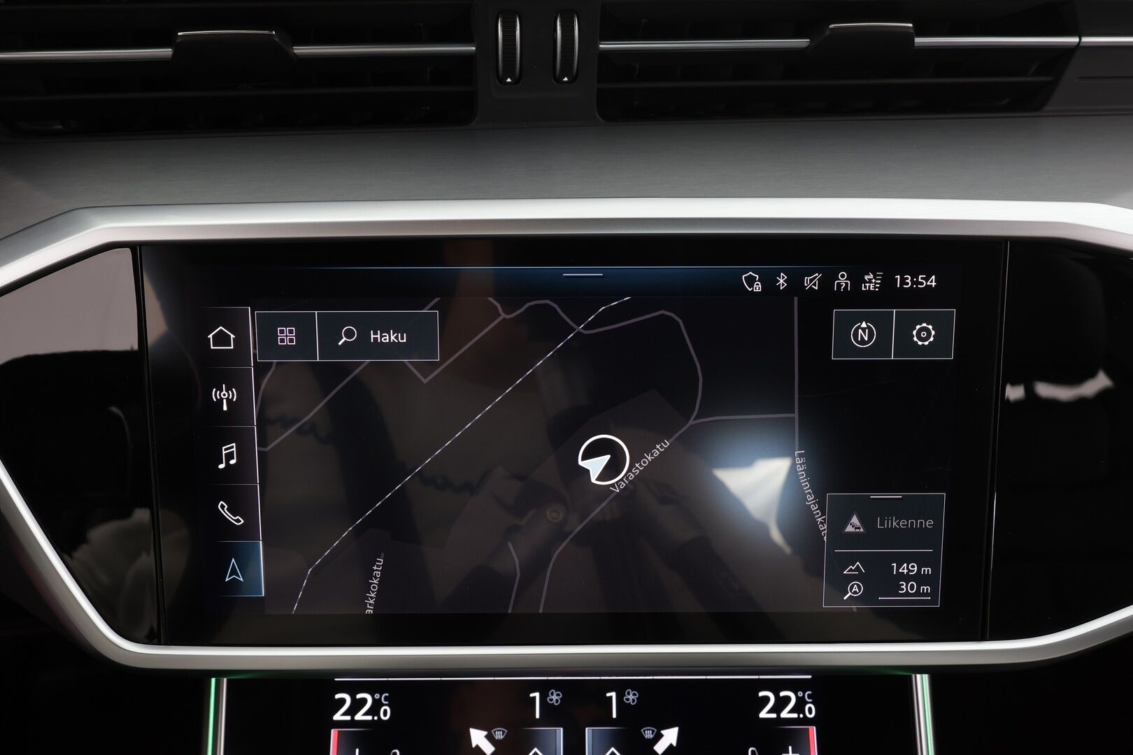 Audi A6 2023 Business Sport 50 TFSI e quattro S-Line * Vakkari / P.kamera / Matrix LED / Navi / Sporttipenkit / Koukku * - 1.Om Suomi-auto / Kahdet renkaat aluvanteilla / Merkkihuollettu - Osta nyt, maksa vasta ensi vuonna