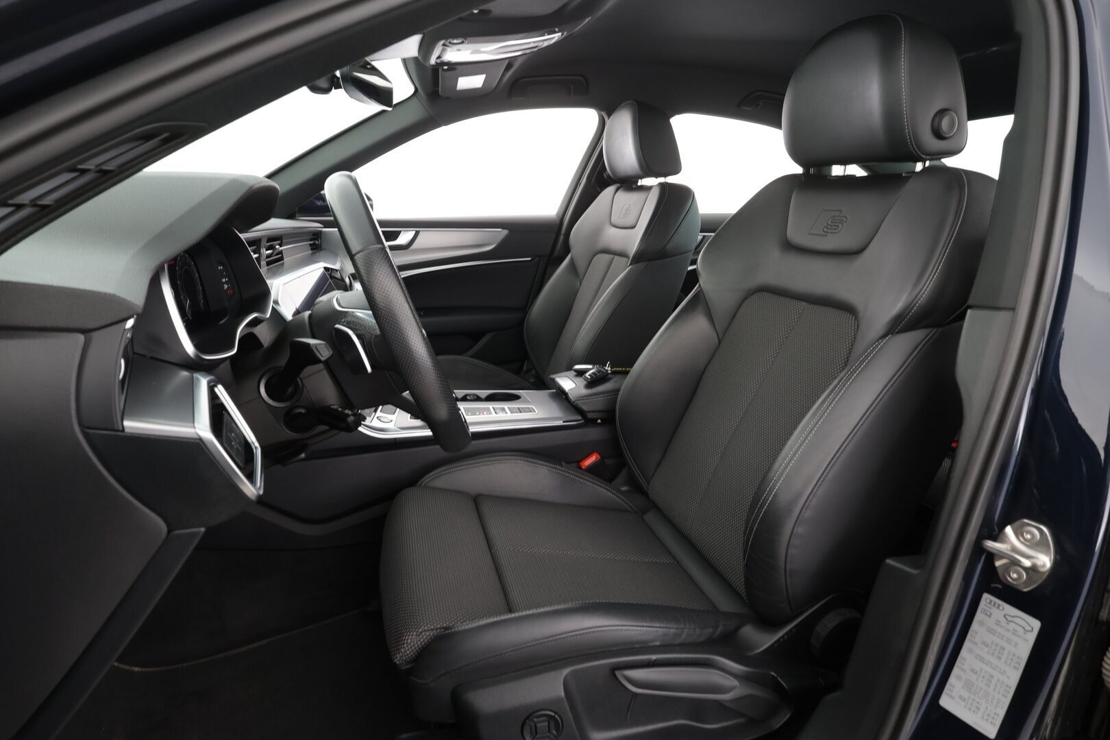 Audi A6 2023 Business Sport 50 TFSI e quattro S-Line * Vakkari / P.kamera / Matrix LED / Navi / Sporttipenkit / Koukku * - 1.Om Suomi-auto / Kahdet renkaat aluvanteilla / Merkkihuollettu - Osta nyt, maksa vasta ensi vuonna