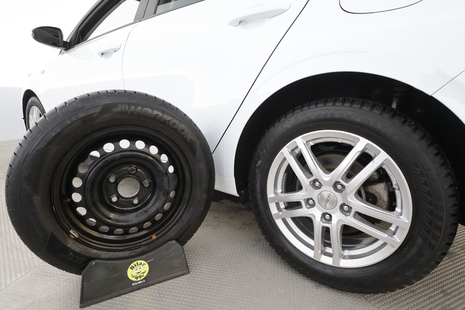 Kia Ceed 2023 1,0 T-GDI Mild-Hybrid 120hv LX 5D DCT * Vakkari / P.kamera / Lohko+SIsä / Kaistavahti / Apple&Android * - 1.Om Suomi-auto / 2xRenkaat