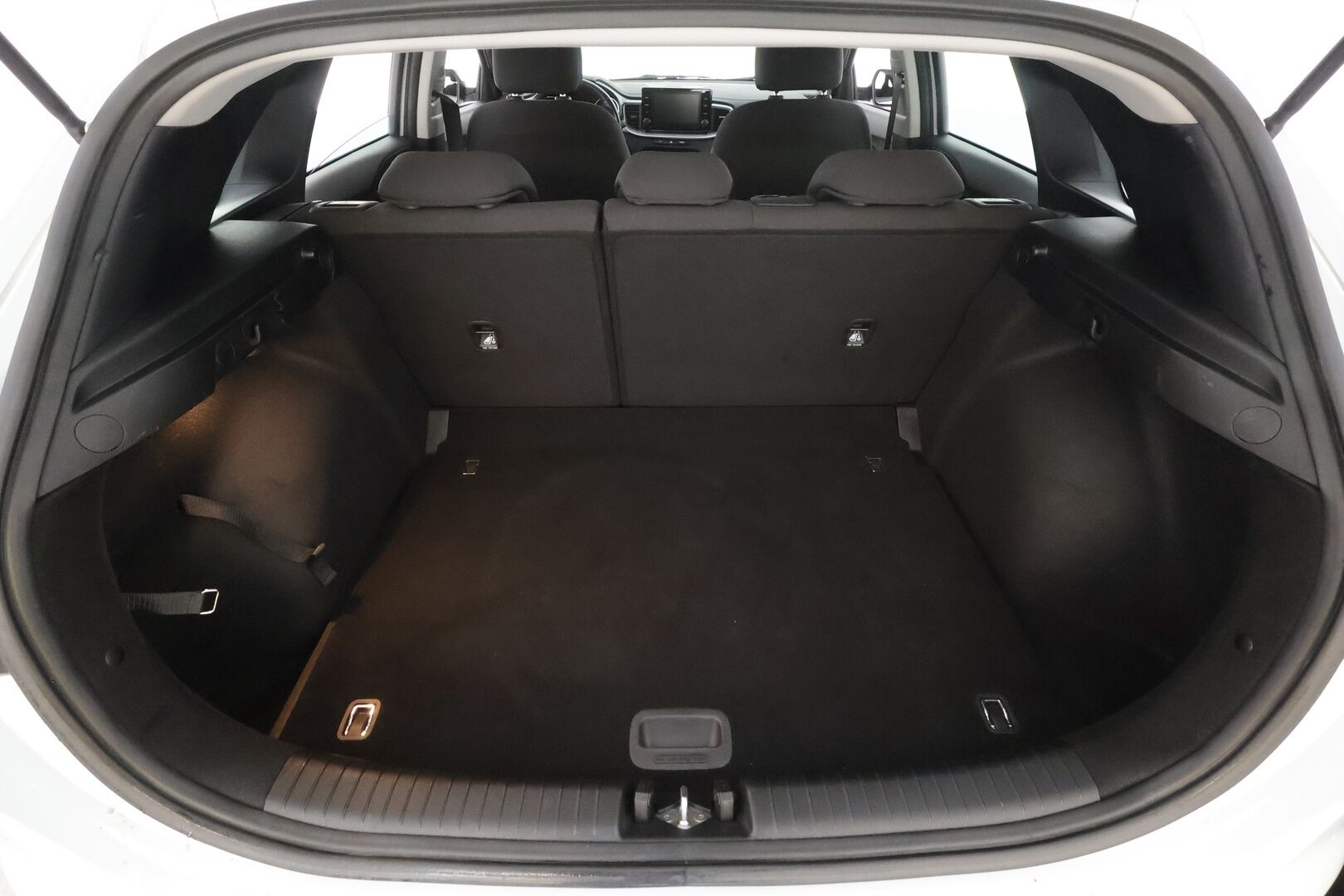 Kia Ceed 2023 1,0 T-GDI Mild-Hybrid 120hv LX 5D DCT * Vakkari / P.kamera / Lohko+SIsä / Kaistavahti / Apple&Android * - 1.Om Suomi-auto / 2xRenkaat