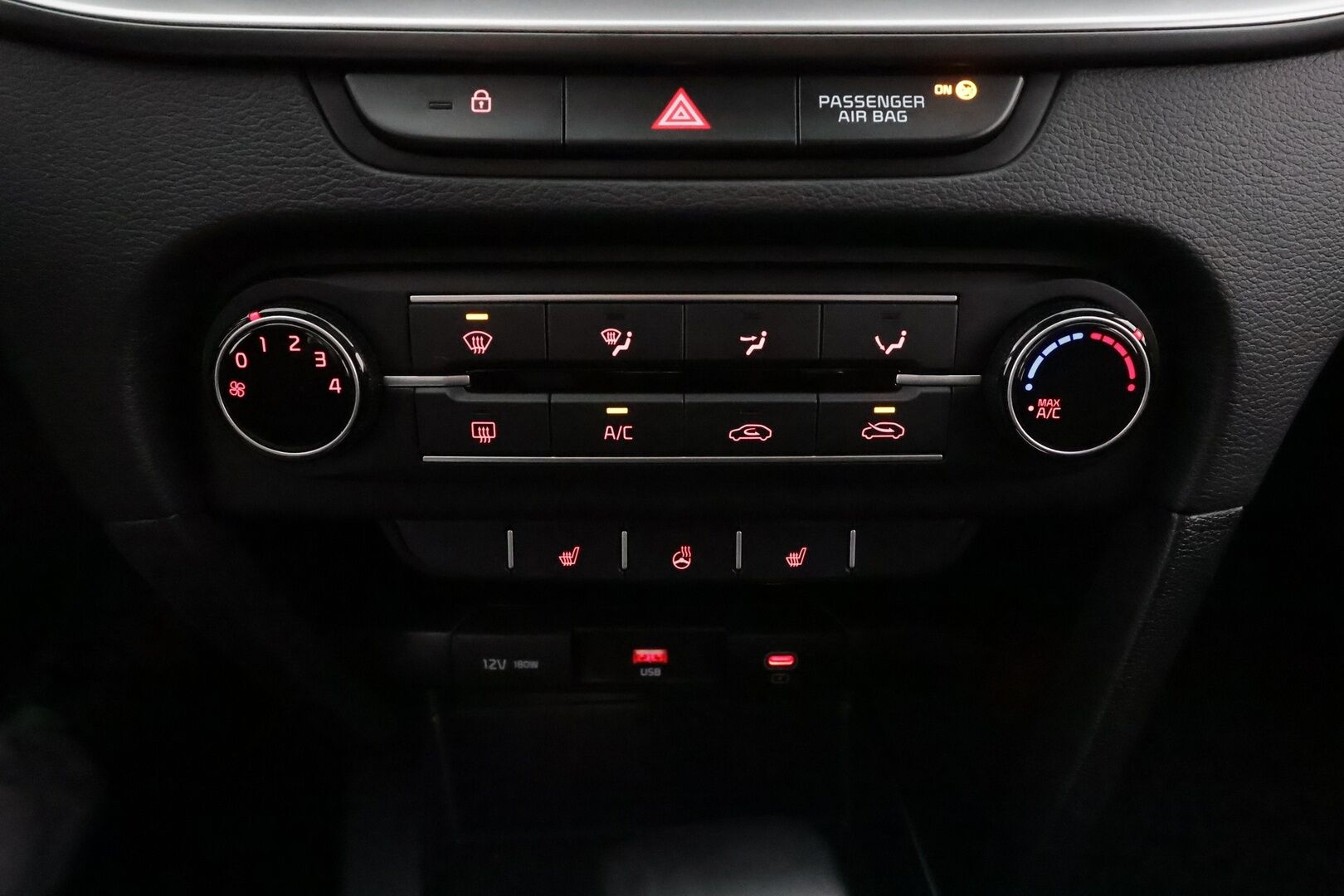 Kia Ceed 2023 1,0 T-GDI Mild-Hybrid 120hv LX 5D DCT * Vakkari / P.kamera / Lohko+SIsä / Kaistavahti / Apple&Android * - 1.Om Suomi-auto / 2xRenkaat