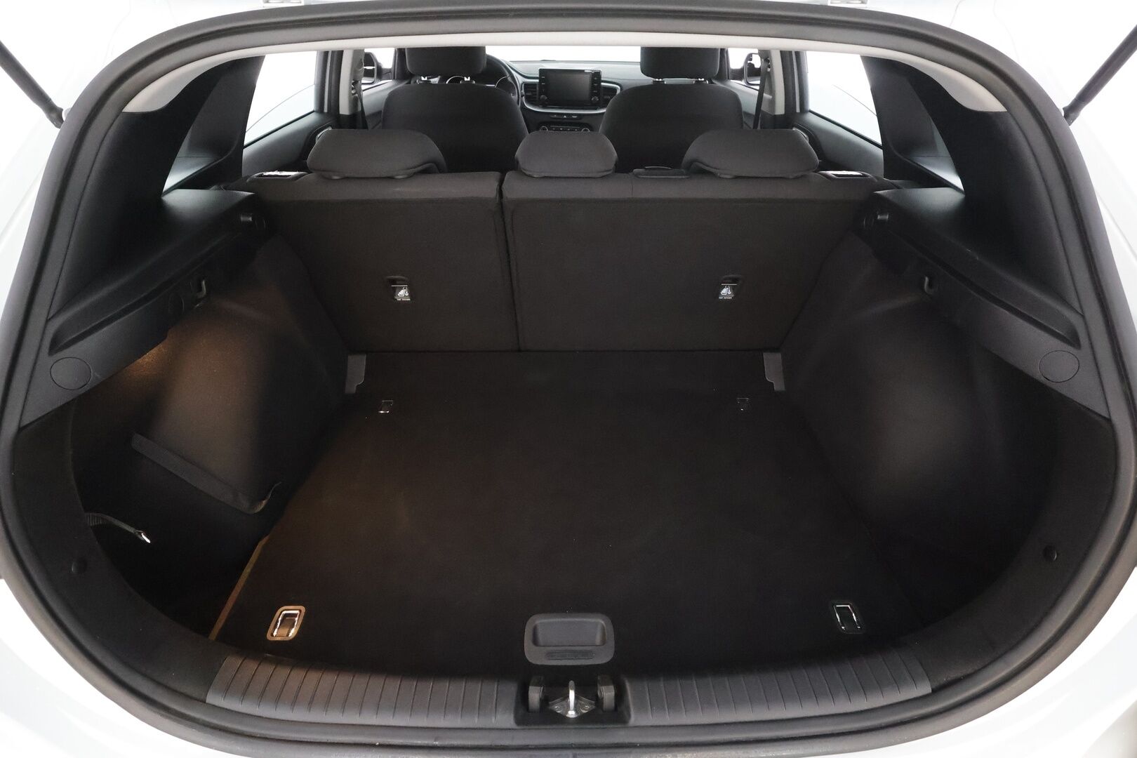 Kia Ceed 2023 1,0 T-GDI Mild-Hybrid 120hv LX 5D DCT * Vakkari / P.kamera / Lohko+SIsä / Kaistavahti / Apple&Android * - 1.Om Suomi-auto / 2xRenkaat