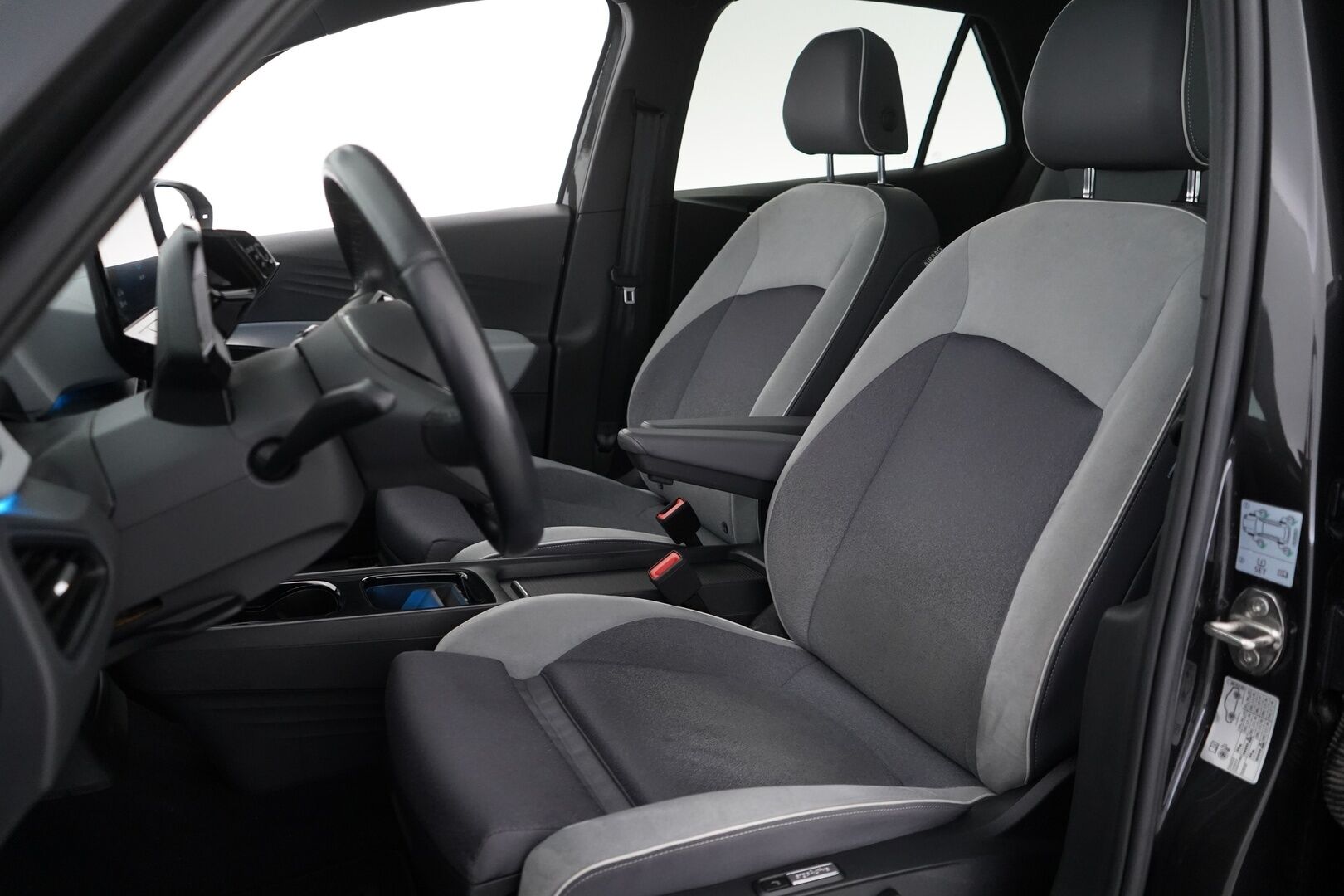 Volkswagen ID.3 2021 Pro Performance Business 150 kW, akku 58 kWh *Sporttipenkit / IQ.Lights / ACC / Ambient / Panorama* - Kahdet hyvät renkaat / Molemmat laturit / Merkkihuollettu