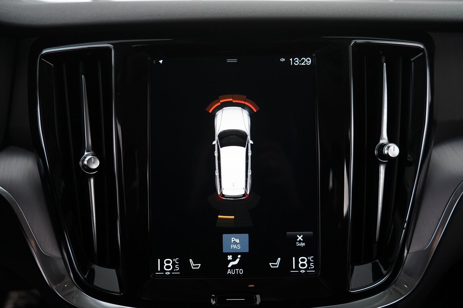 Volvo V60 2020 T6 TwE AWD Momentum aut *Webasto / ACC / Koukku / Digimittaristo / Navi / Apple&Android* - Kahdet OEM vanteet / Jakopää vaihdettu / Merkkihuollettu