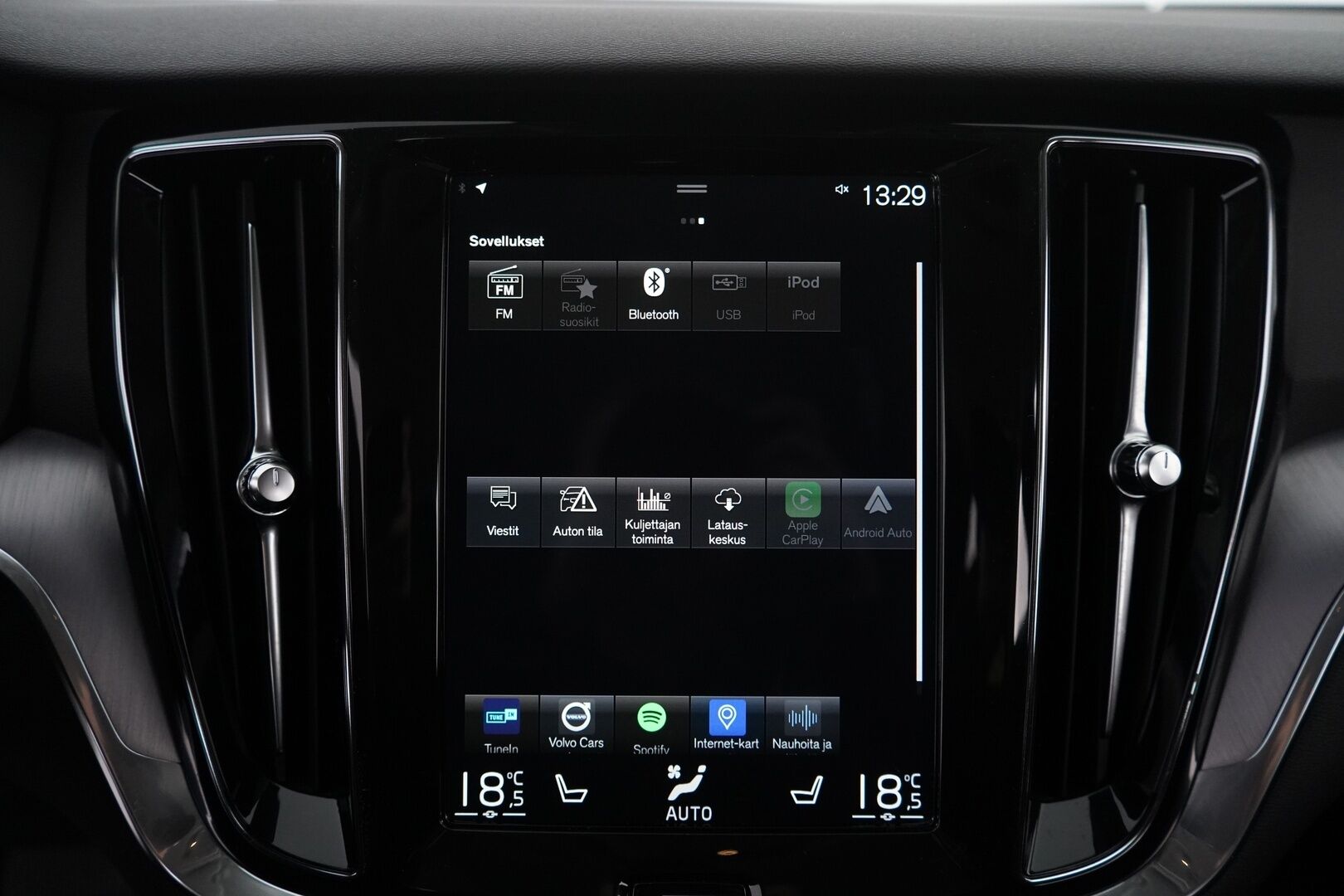 Volvo V60 2020 T6 TwE AWD Momentum aut *Webasto / ACC / Koukku / Digimittaristo / Navi / Apple&Android* - Kahdet OEM vanteet / Jakopää vaihdettu / Merkkihuollettu
