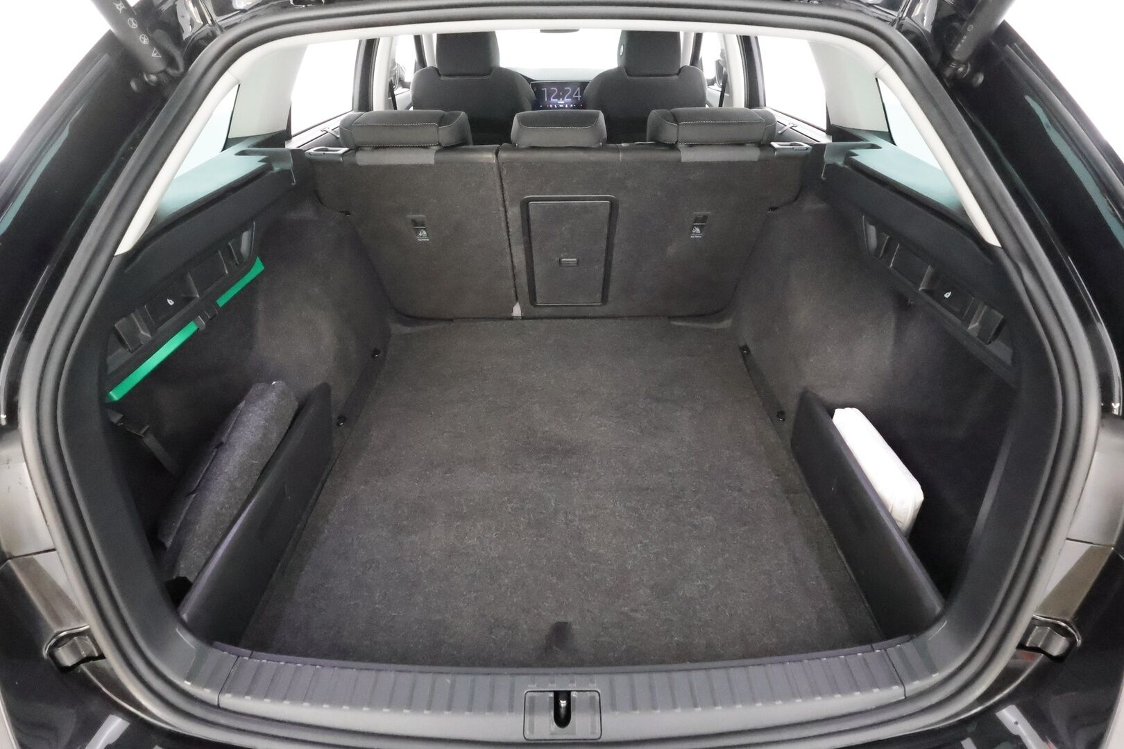 Skoda Octavia 2023 Combi 2.0 TDI 150 Style Nordic Edition DSG - | ACC | Webasto | Matrix LED | P.kamera | Navi | Keyless | 1.Om Suomi-auto | Kahdet renkaat aluvanteilla |