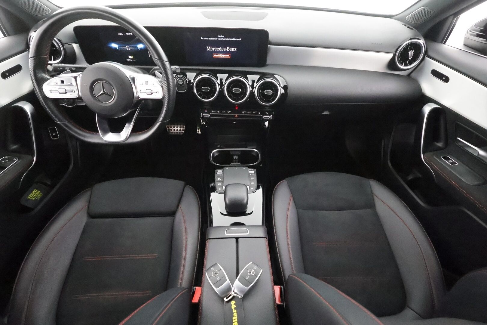 Mercedes-Benz A 2023 250 e A Business AMG * Distronic / Peruutuskamera / LED / Nahka-Alcantara / Digimittari / Kaistavahti - 1-omisteinen Suomi-auto / Kahdet renkaat aluvanteilla / 2x Latauskaapelit - HULLUT AVAJAISHULINAT KORKOTARJOUS 3,29 %