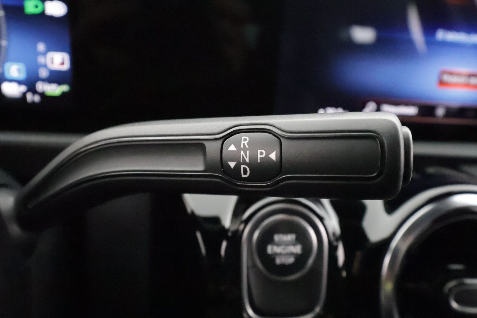 Mercedes-Benz A 2023 250 e A Business AMG * Distronic / Peruutuskamera / LED / Nahka-Alcantara / Digimittari / Kaistavahti - 1-omisteinen Suomi-auto / Kahdet renkaat aluvanteilla / 2x Latauskaapelit - HULLUT AVAJAISHULINAT KORKOTARJOUS 3,29 %