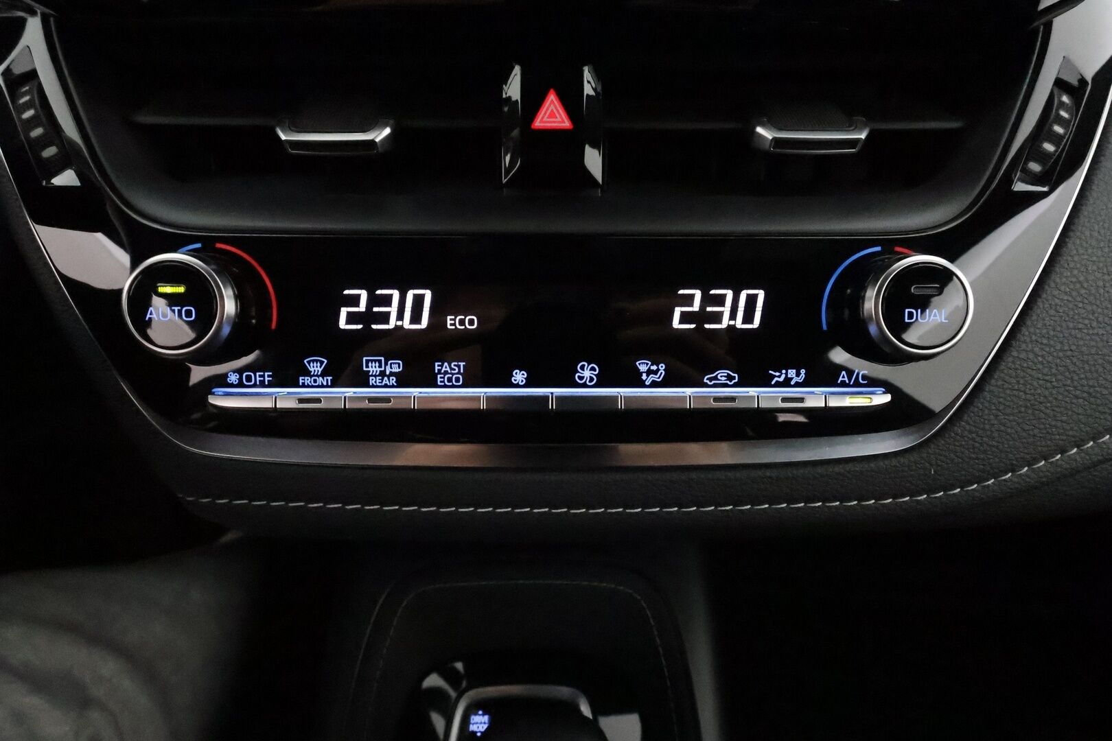 Toyota Corolla 2023 Touring Sports 1,8 Hybrid Prestige Edition - Suomiauto / Adapt.Vakkari / Merkkihuollot / KeylessGo / AppleCarPlay / LED / Ratinlämmitys / Juuri tullut Tampereelle!
