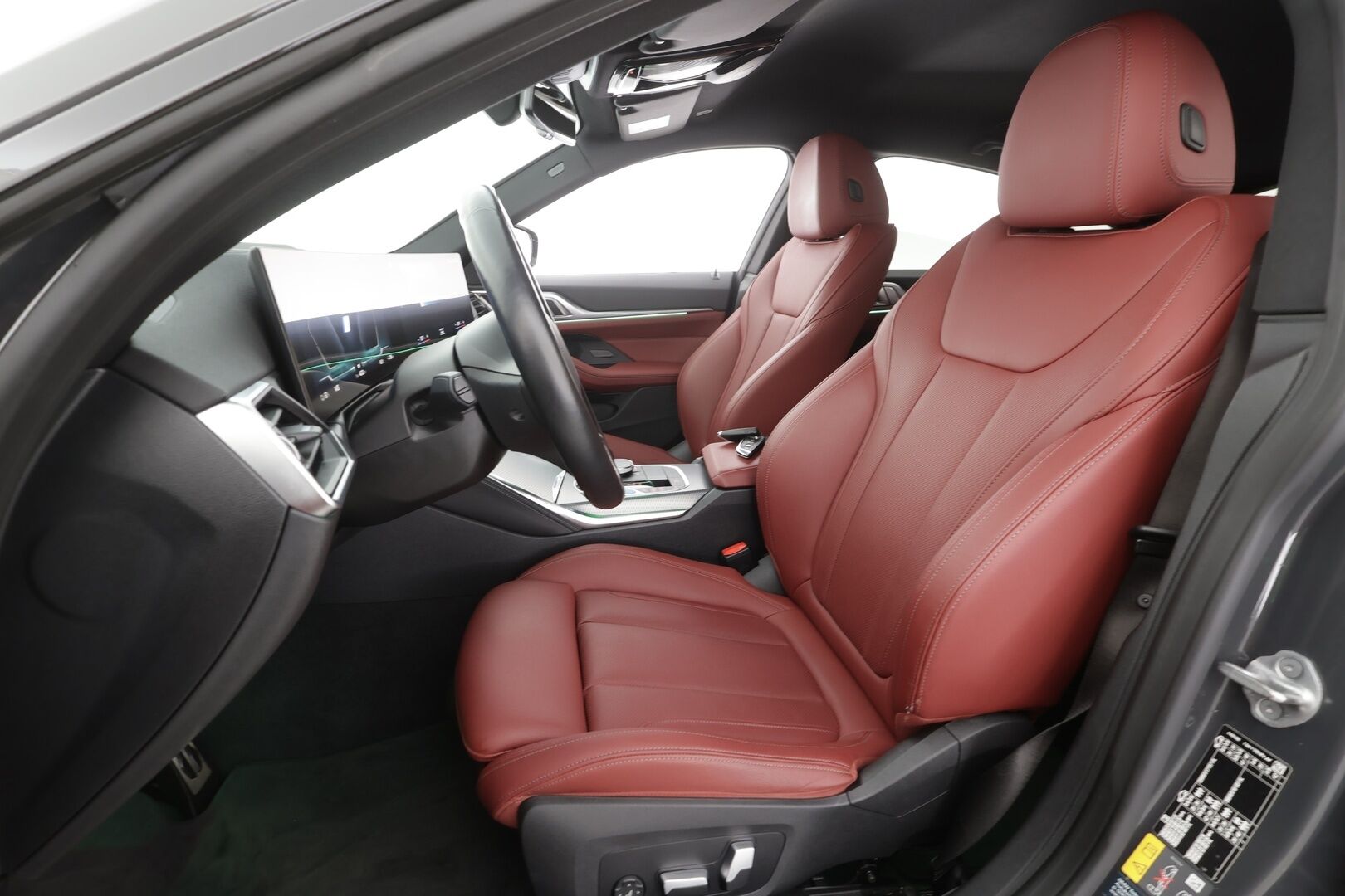 BMW i4 2023 eDrive40 M Sport - ACC | Lisälämmitin | Widescreen | HUD | Comfort access | Kamera | LED | Muistipenkki | SOH 96,3% | 1.Om Suomi-auto | Merkkihuollettu | Kahdet renkaat BMW alumiinivantein