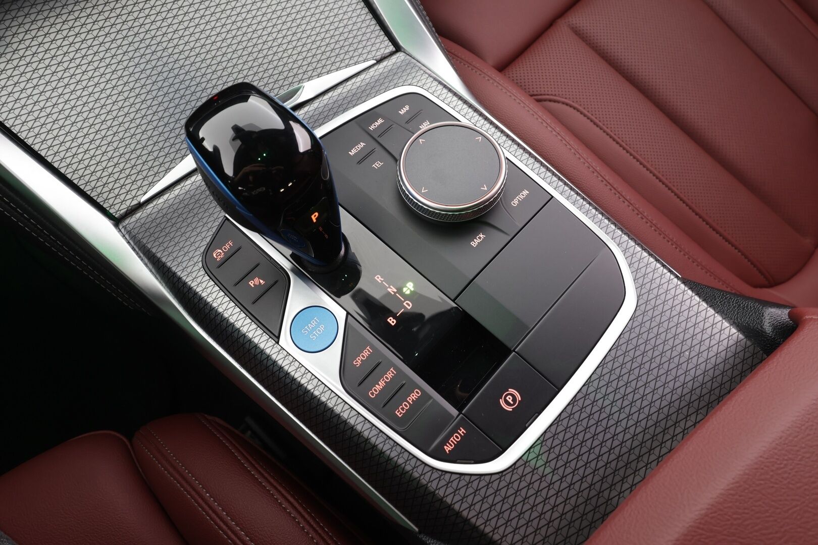 BMW i4 2023 eDrive40 M Sport - ACC | Lisälämmitin | Widescreen | HUD | Comfort access | Kamera | LED | Muistipenkki | SOH 96,3% | 1.Om Suomi-auto | Merkkihuollettu | Kahdet renkaat BMW alumiinivantein