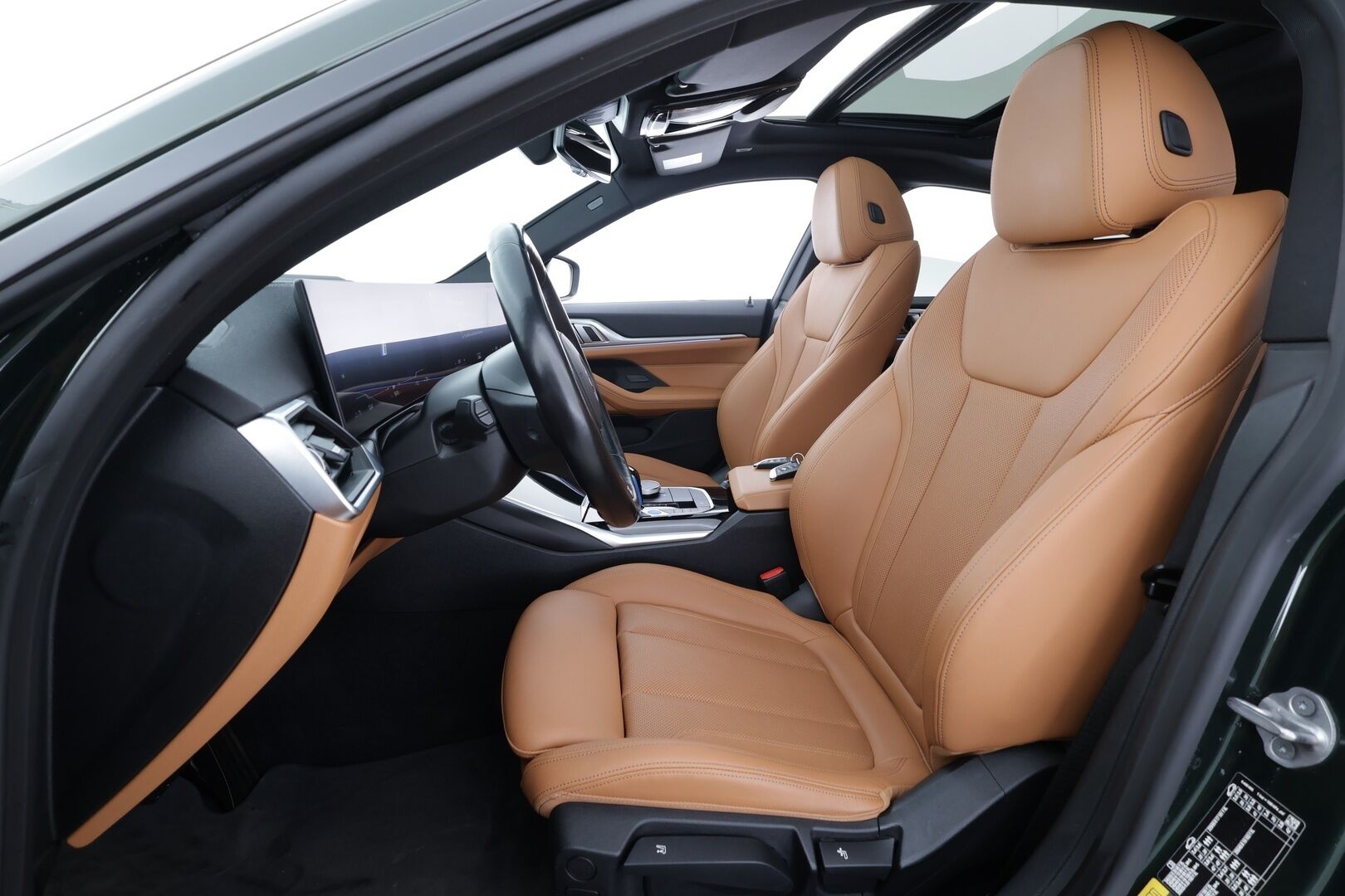 BMW i4 2023 eDrive40 * ACC / P.kamera / Hifi / Koukku / Lasikattoluukku / Comfort Access / Ruskeat nahat / Navi * - 1.Om Suomi-auto / Akku kuntotarkastettu SoH95,2% / Kahdet renkaat aluvanteilla / Merkkihuollettu - HULLUT AVAJAISHULINAT KORKOTARJOUS 3,29 %