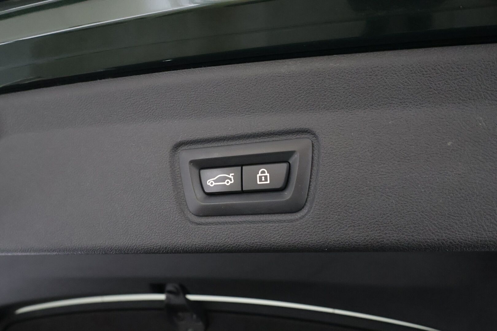 BMW i4 2023 eDrive40 * ACC / P.kamera / Hifi / Koukku / Lasikattoluukku / Comfort Access / Ruskeat nahat / Navi * - 1.Om Suomi-auto / Akku kuntotarkastettu SoH95,2% / Kahdet renkaat aluvanteilla / Merkkihuollettu - HULLUT AVAJAISHULINAT KORKOTARJOUS 3,29 %