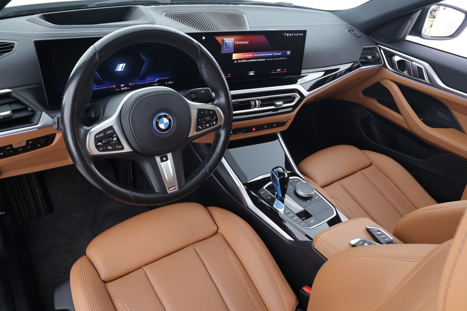 BMW i4 2023 eDrive40 * ACC / P.kamera / Hifi / Koukku / Lasikattoluukku / Comfort Access / Ruskeat nahat / Navi * - 1.Om Suomi-auto / Akku kuntotarkastettu SoH95,2% / Kahdet renkaat aluvanteilla / Merkkihuollettu - HULLUT AVAJAISHULINAT KORKOTARJOUS 3,29 %