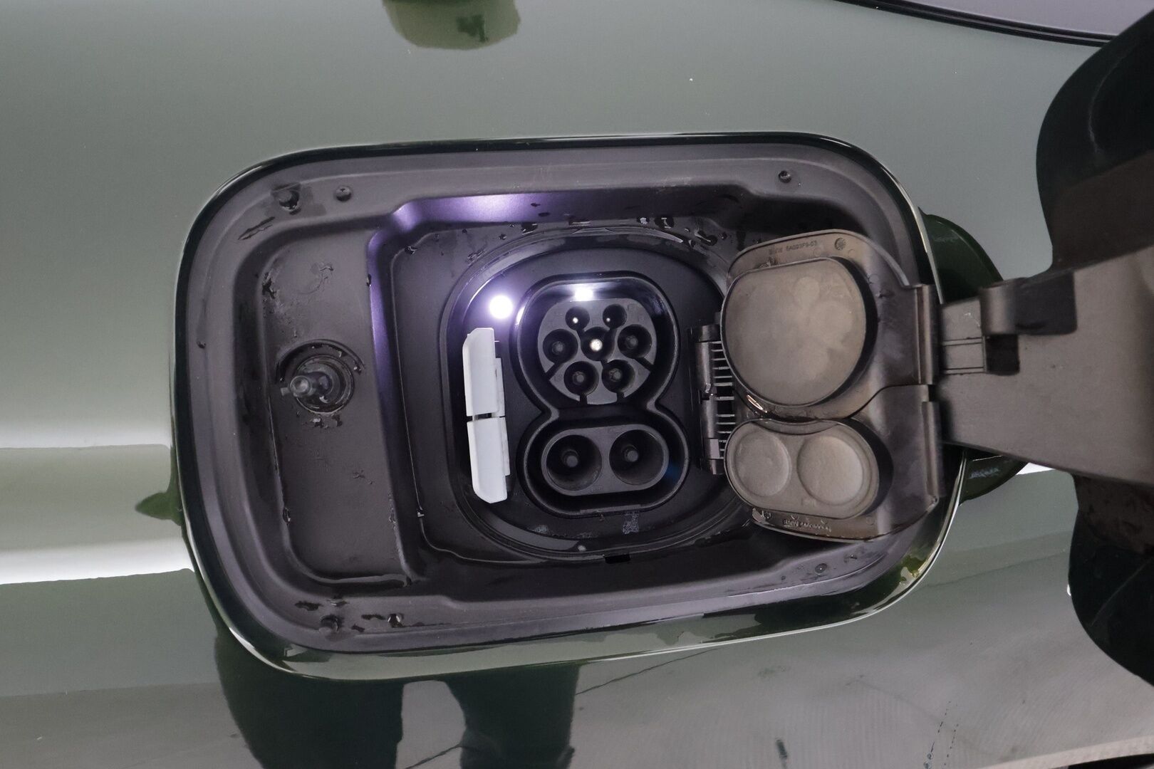 BMW i4 2023 eDrive40 * ACC / P.kamera / Hifi / Koukku / Lasikattoluukku / Comfort Access / Ruskeat nahat / Navi * - 1.Om Suomi-auto / Akku kuntotarkastettu SoH95,2% / Kahdet renkaat aluvanteilla / Merkkihuollettu - HULLUT AVAJAISHULINAT KORKOTARJOUS 3,29 %