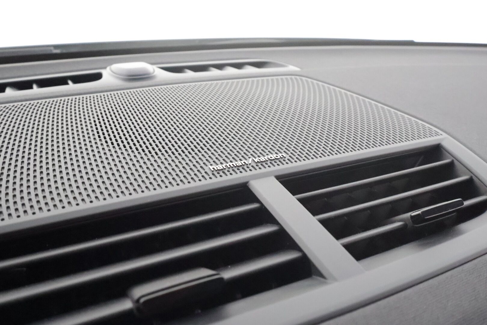 Polestar 2 2023 Long Range Dual Motor Performance, 350kW * H&K / Lasikatto / Koukku / ILP / ACC / LED / 360 / Sportpenkki Muistilla * - 1-om Suomi-auto / Akku kuntotarkastettu SoH 96.2% / 2x Latauskaapelit / Kahdet renkaat aluvanteilla / Merkkihuollettu