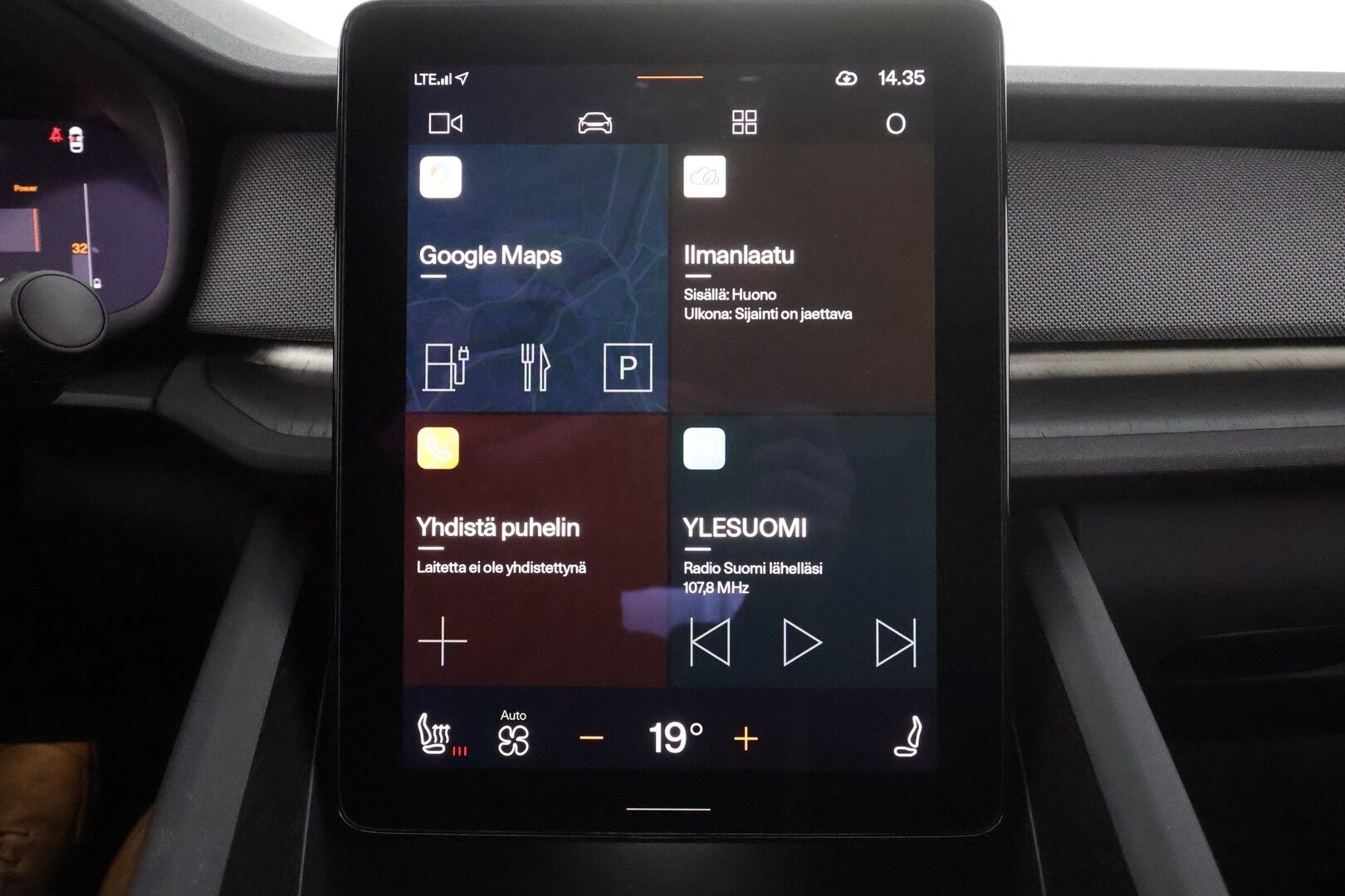 Polestar 2 2023 Long Range Dual Motor Performance, 350kW * H&K / Lasikatto / Koukku / ILP / ACC / LED / 360 / Sportpenkki Muistilla * - 1-om Suomi-auto / Akku kuntotarkastettu SoH 96.2% / 2x Latauskaapelit / Kahdet renkaat aluvanteilla / Merkkihuollettu