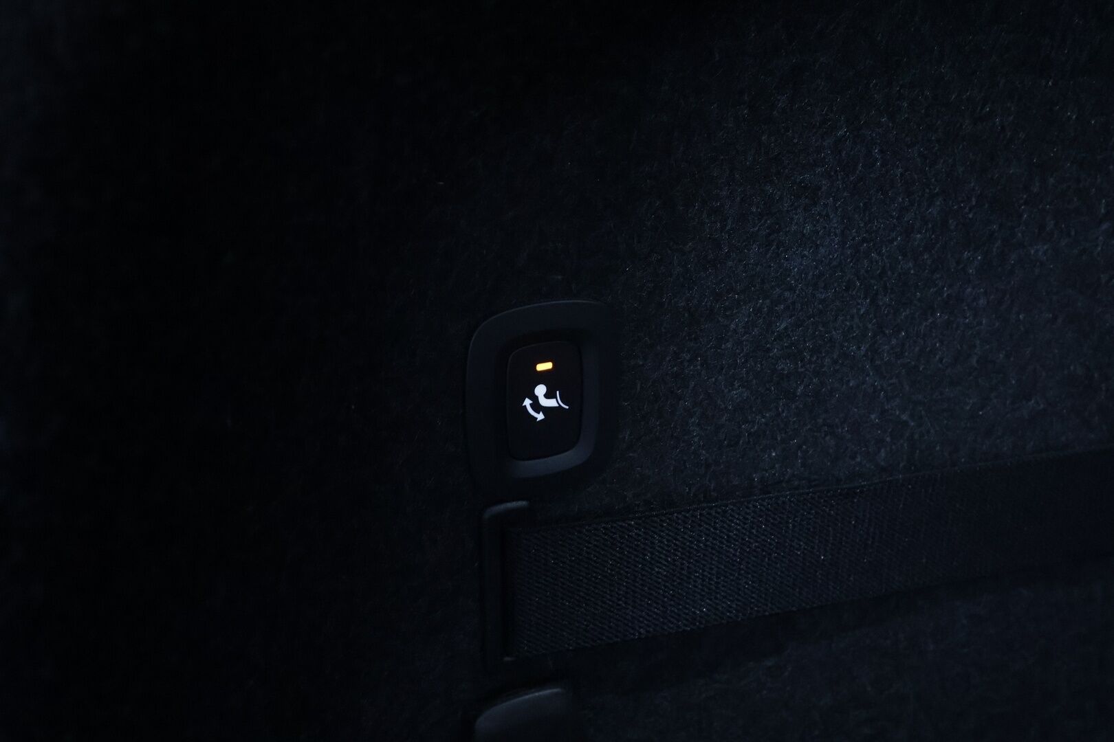 Polestar 2 2023 Long Range Dual Motor Performance, 350kW * H&K / Lasikatto / Koukku / ILP / ACC / LED / 360 / Sportpenkki Muistilla * - 1-om Suomi-auto / Akku kuntotarkastettu SoH 96.2% / 2x Latauskaapelit / Kahdet renkaat aluvanteilla / Merkkihuollettu