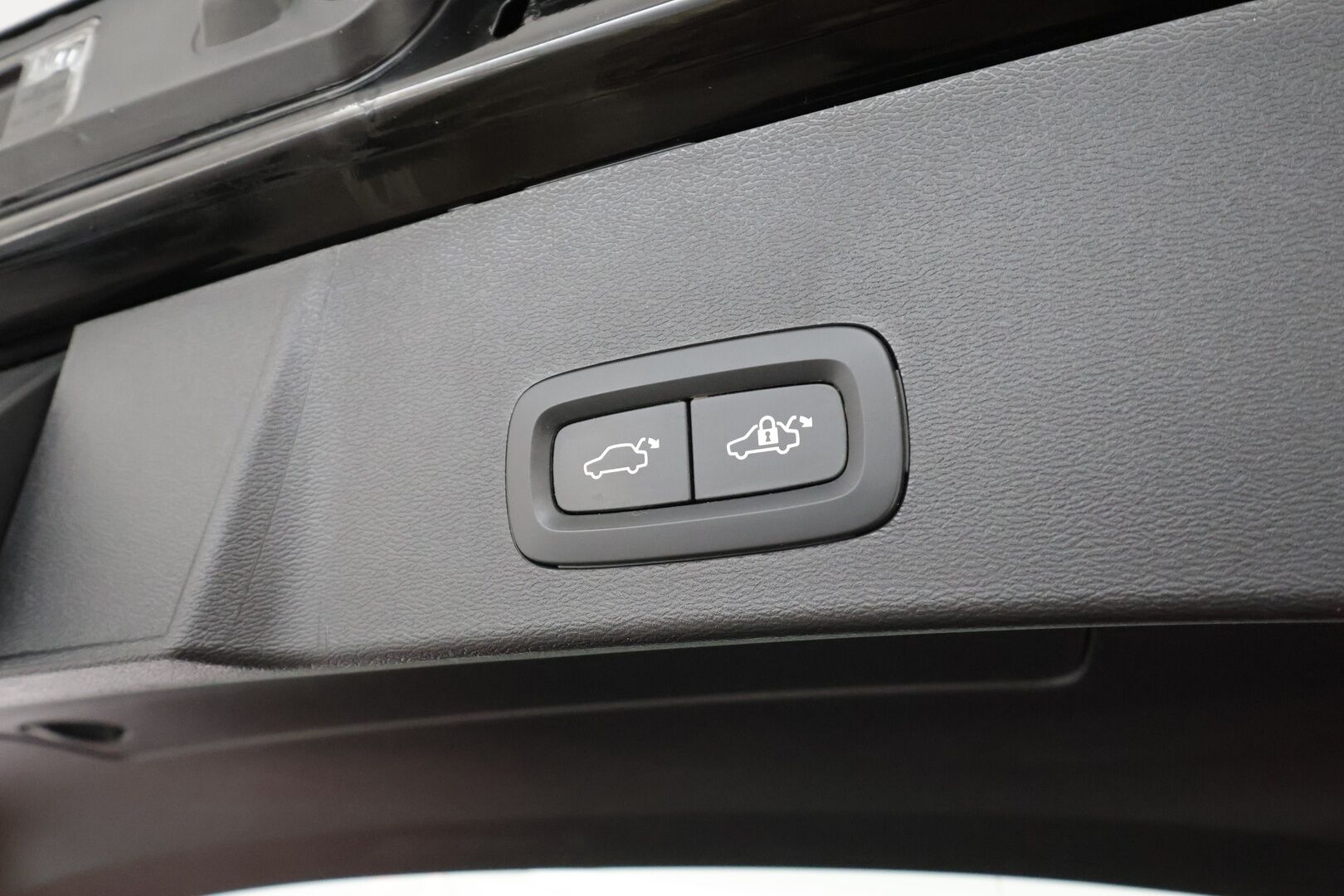 Volvo XC40 2023 T5 TwE Plus Bright aut. - 1-om | Suomi-auto | Pilot assist / Lisälämmitin / Muistipenkki / Koukku / Keyless / P.kamera / Apple&Android