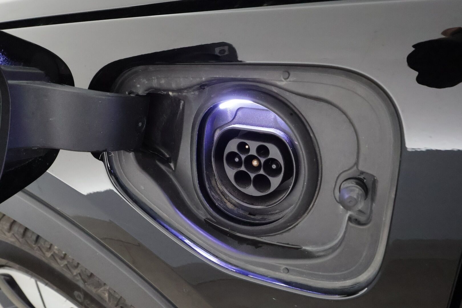 Volvo XC40 2023 T5 TwE Plus Bright aut * Pilot assist / Lisälämmitin / Muistipenkki / Koukku / Keyless / P.kamera / Apple&Android* - 1.Om Suomi-auto / Kahdet Renkaat / 2x Lataus / Kahdet Renkaat - HULLUT AVAJAISHULINAT KORKOTARJOUS 3,29 %