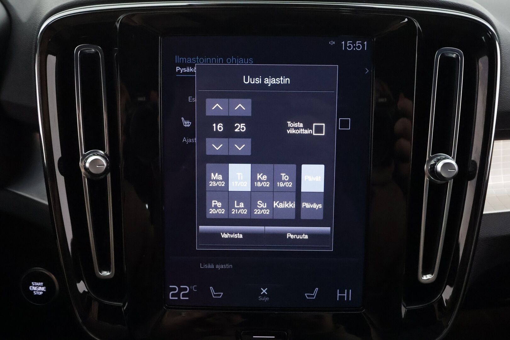 Volvo XC40 2023 T5 TwE Plus Bright aut * Pilot assist / Lisälämmitin / Muistipenkki / Koukku / Keyless / P.kamera / Apple&Android* - 1.Om Suomi-auto / Kahdet Renkaat / 2x Lataus / Kahdet Renkaat