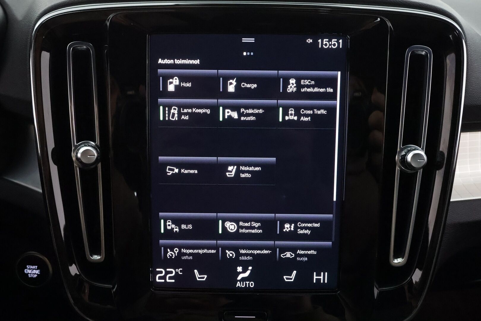 Volvo XC40 2023 T5 TwE Plus Bright aut. - 1-om | Suomi-auto | Pilot assist / Lisälämmitin / Muistipenkki / Koukku / Keyless / P.kamera / Apple&Android