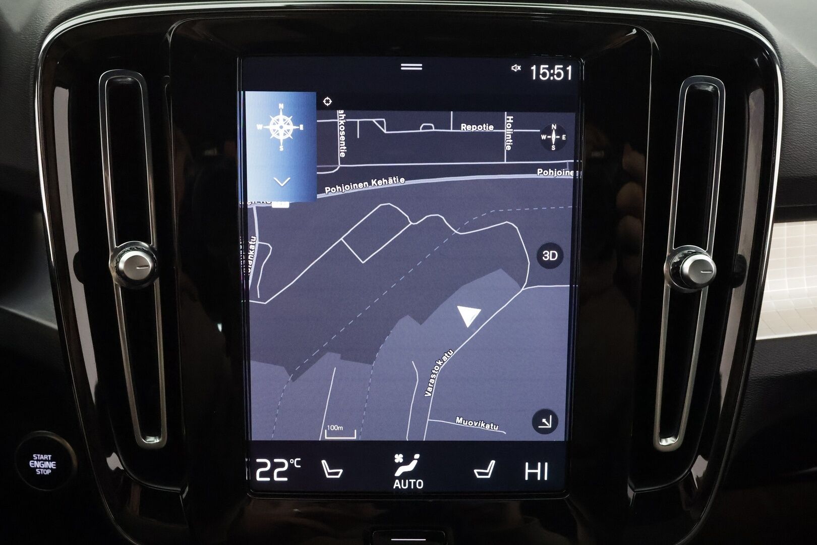 Volvo XC40 2023 T5 TwE Plus Bright aut * Pilot assist / Lisälämmitin / Muistipenkki / Koukku / Keyless / P.kamera / Apple&Android* - 1.Om Suomi-auto / Kahdet Renkaat / 2x Lataus / Kahdet Renkaat