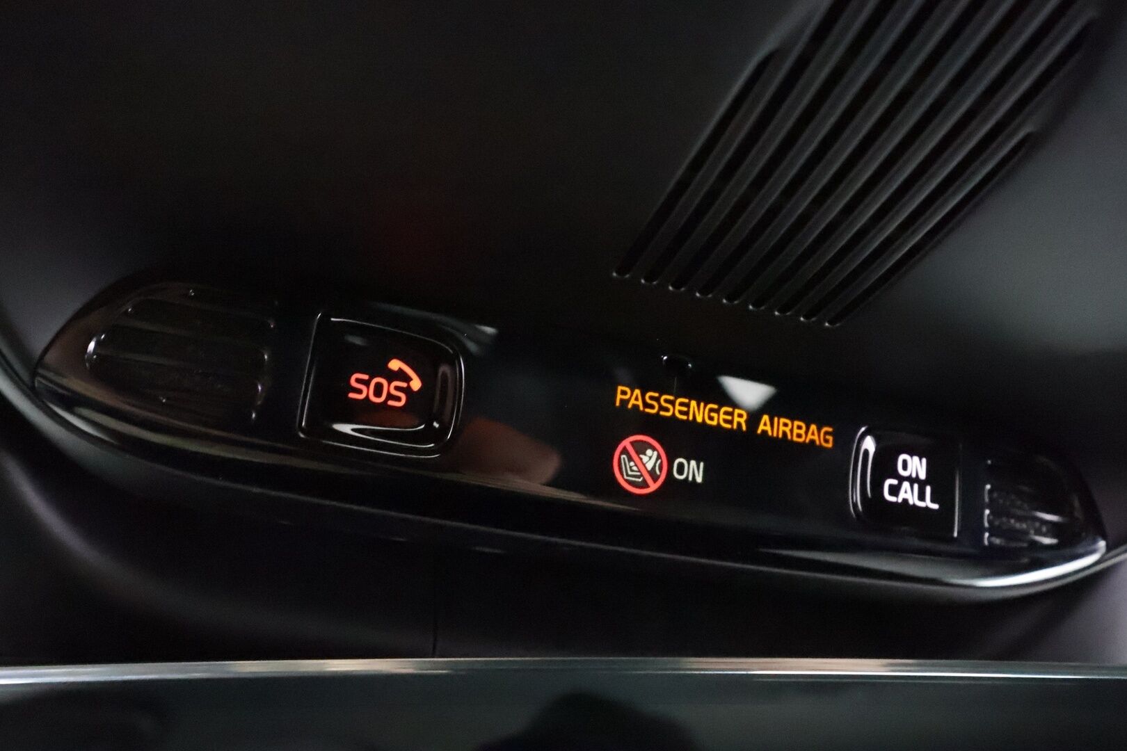 Volvo XC40 2023 T5 TwE Plus Bright aut * Pilot assist / Lisälämmitin / Muistipenkki / Koukku / Keyless / P.kamera / Apple&Android* - 1.Om Suomi-auto / Kahdet Renkaat / 2x Lataus / Kahdet Renkaat