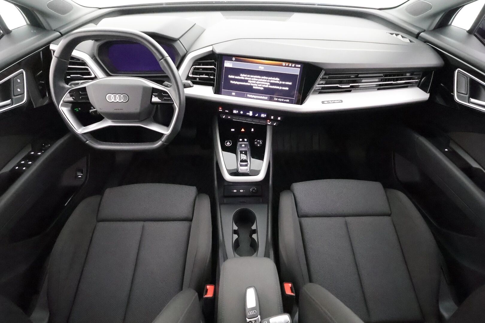 Audi Q4 e-tron 2023 35 e-tron - 1.Om Suomi-auto | Kahdet OEM vanteet  | Seuraava katsastus 04/2028 | ACC | ILP | Kamera | Sporttipenkit | LED | Apple&Android | 3-Alueinen ilmastointi