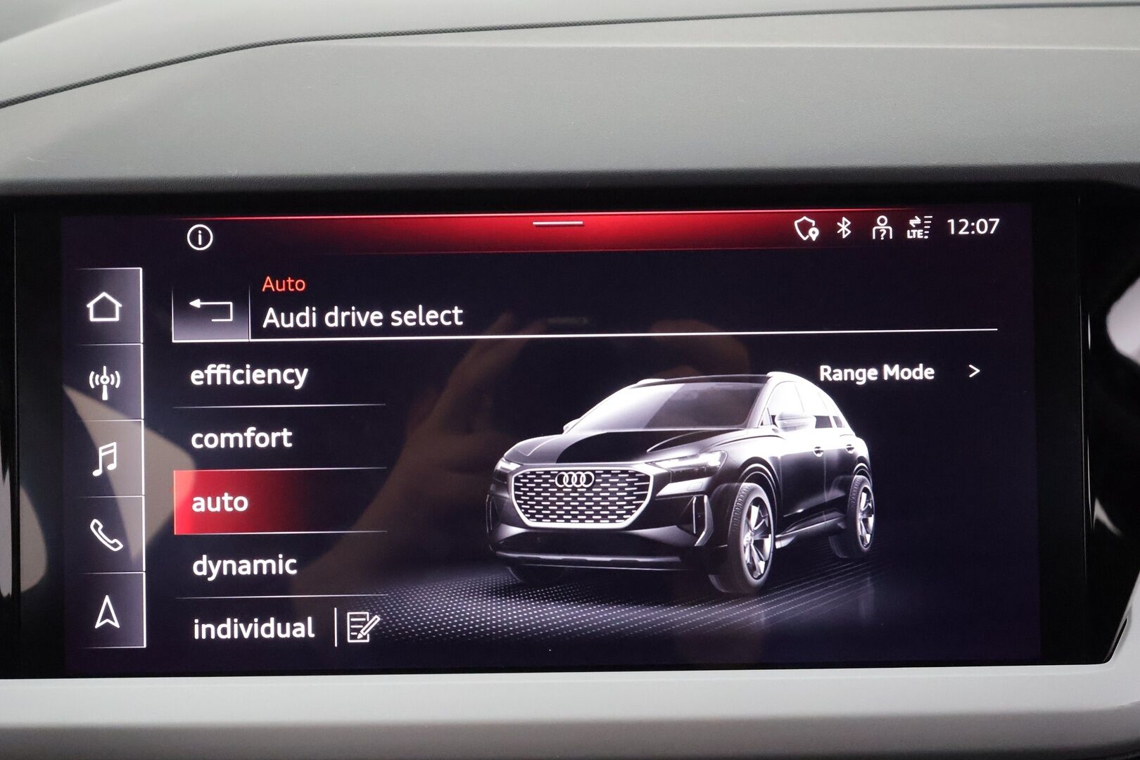 Audi Q4 e-tron 2023 35 e-tron - 1.Om Suomi-auto | Kahdet OEM vanteet  | Seuraava katsastus 04/2028 | ACC | ILP | Kamera | Sporttipenkit | LED | Apple&Android | 3-Alueinen ilmastointi