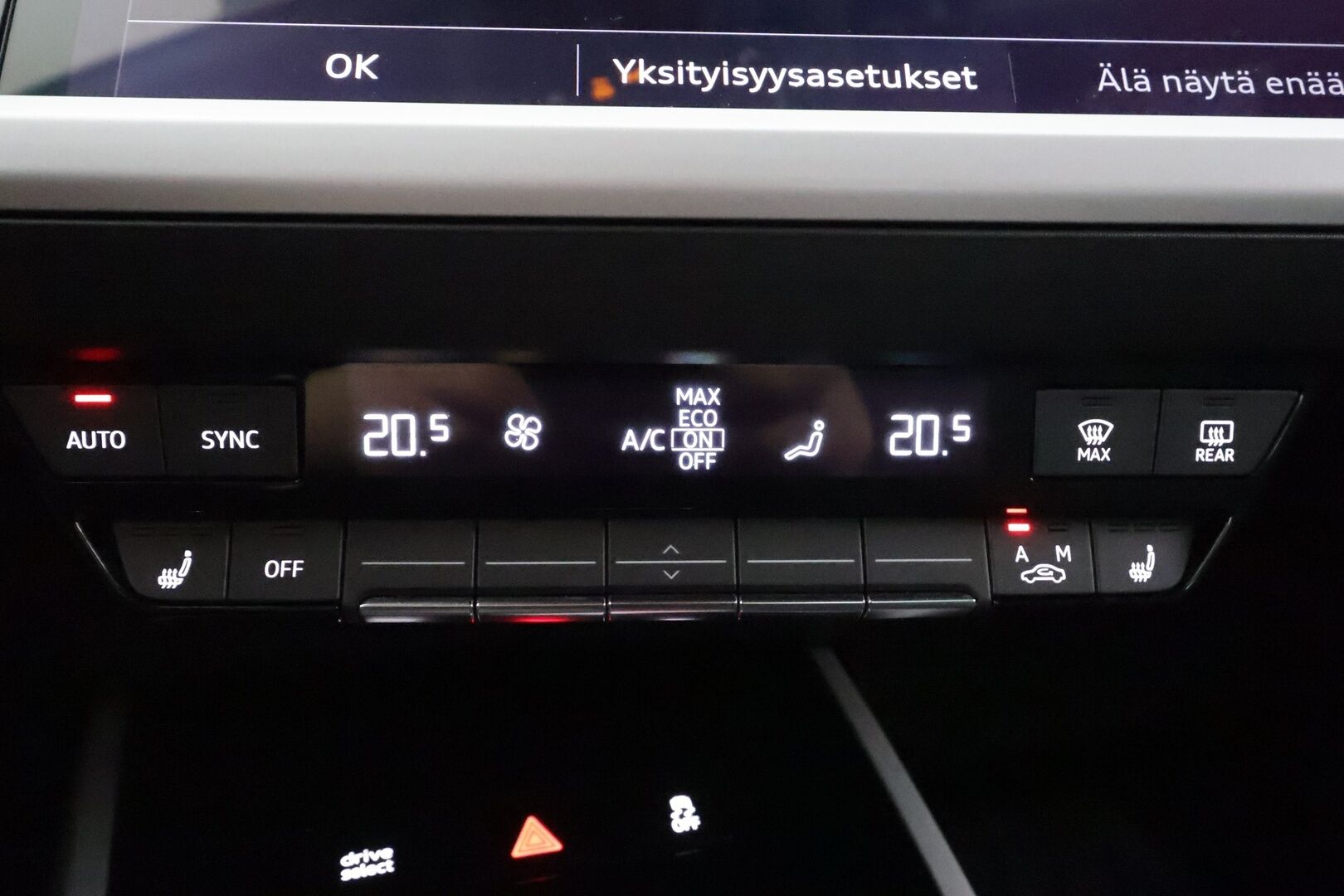 Audi Q4 e-tron 2023 35 e-tron - 1.Om Suomi-auto | Kahdet OEM vanteet  | Seuraava katsastus 04/2028 | ACC | ILP | Kamera | Sporttipenkit | LED | Apple&Android | 3-Alueinen ilmastointi