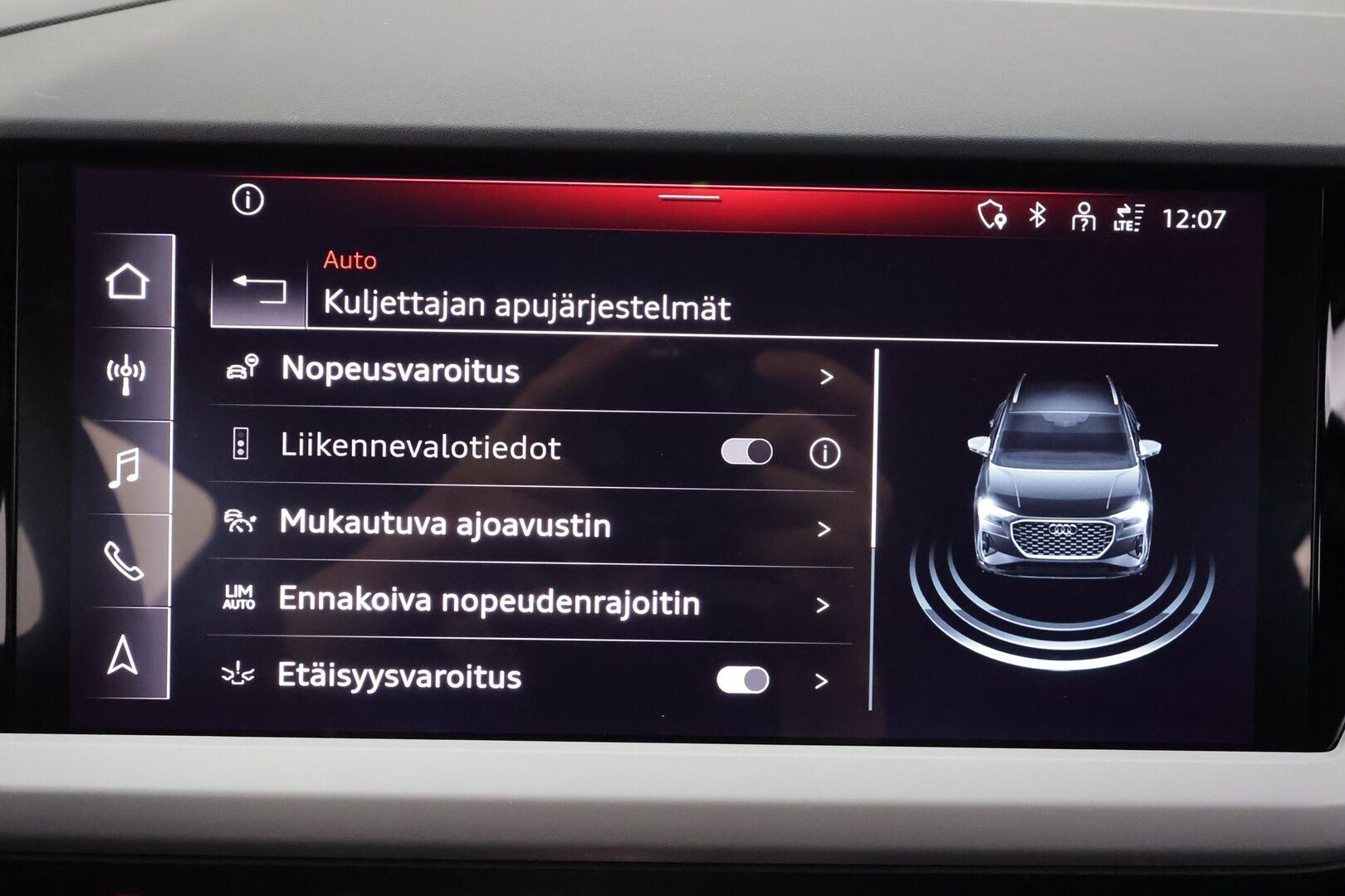 Audi Q4 e-tron 2023 35 e-tron - 1.Om Suomi-auto | Kahdet OEM vanteet  | Seuraava katsastus 04/2028 | ACC | ILP | Kamera | Sporttipenkit | LED | Apple&Android | 3-Alueinen ilmastointi