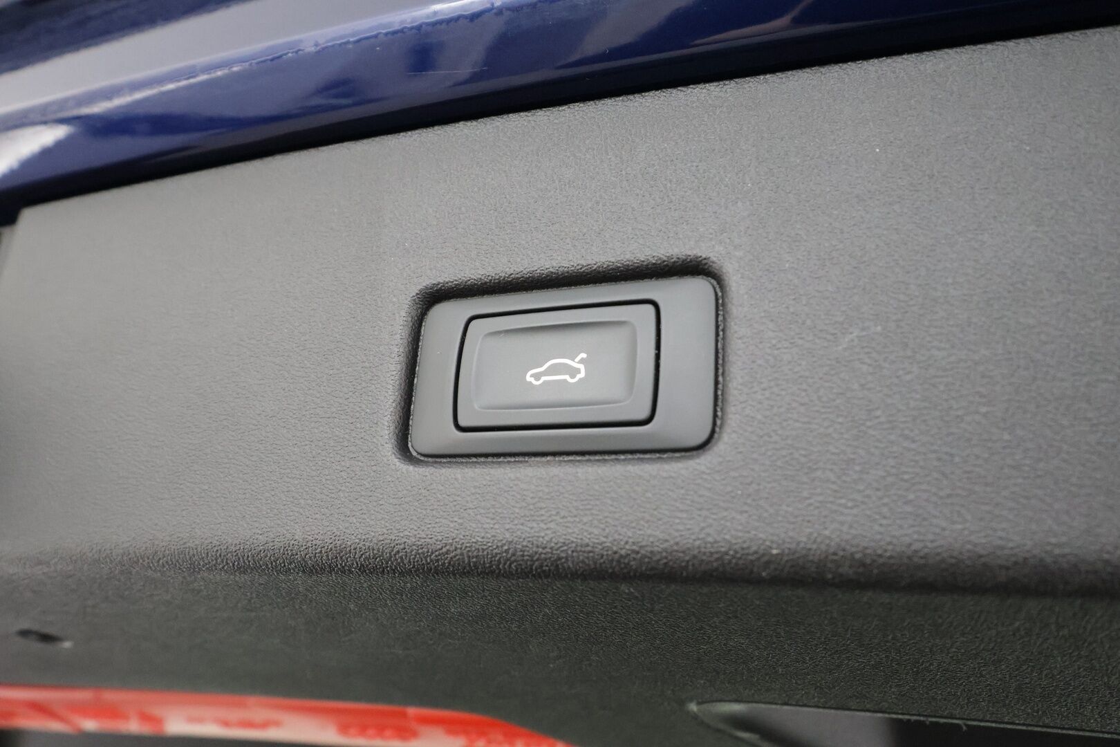 Audi Q4 e-tron 2023 35 e-tron - 1.Om Suomi-auto | Kahdet OEM vanteet  | Seuraava katsastus 04/2028 | ACC | ILP | Kamera | Sporttipenkit | LED | Apple&Android | 3-Alueinen ilmastointi