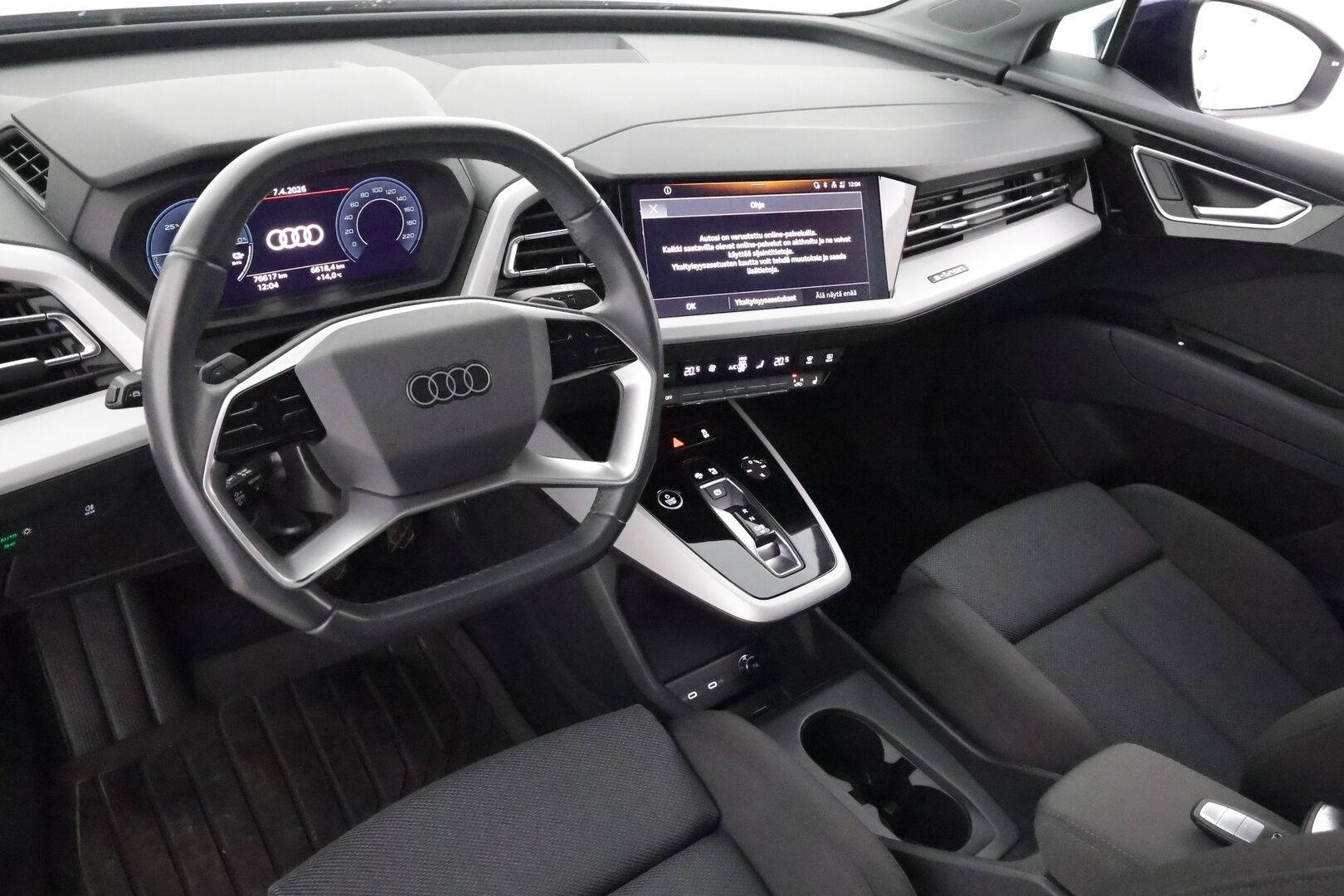 Audi Q4 e-tron 2023 35 e-tron - 1.Om Suomi-auto | Kahdet OEM vanteet  | Seuraava katsastus 04/2028 | ACC | ILP | Kamera | Sporttipenkit | LED | Apple&Android | 3-Alueinen ilmastointi