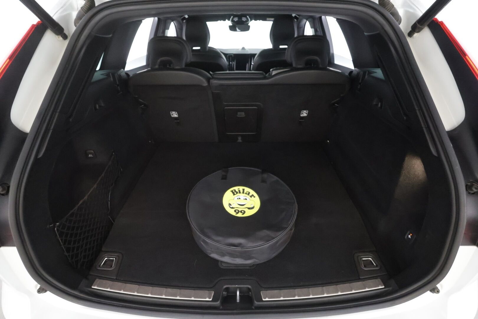 Volvo XC60 2023 T8 AWD Long Range High Performance Plus Dark aut - B&W | 360° | Koukku | Panorama | Webasto | BLIS | Pilot Assist | Sporttipenkit muistilla | ACC | Merkkihuollot | 