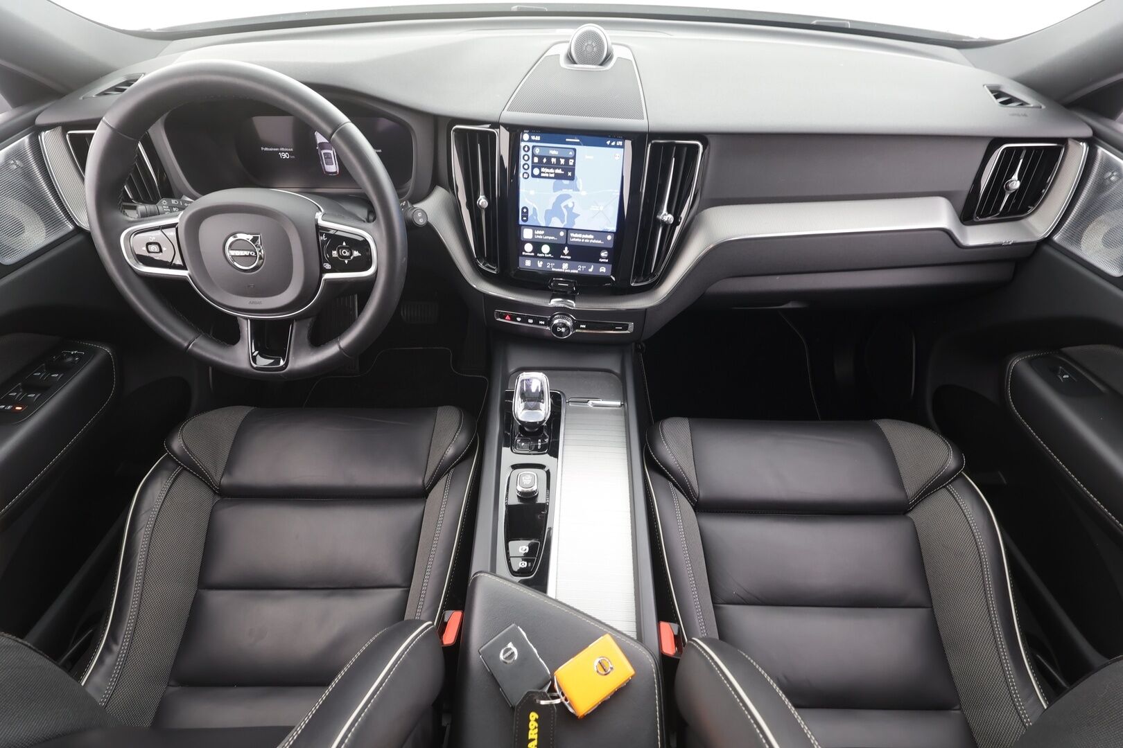 Volvo XC60 2023 T8 AWD Long Range High Performance Plus Dark aut - B&W | 360° | Koukku | Panorama | Webasto | BLIS | Pilot Assist | Sporttipenkit muistilla | ACC | Merkkihuollot | 
