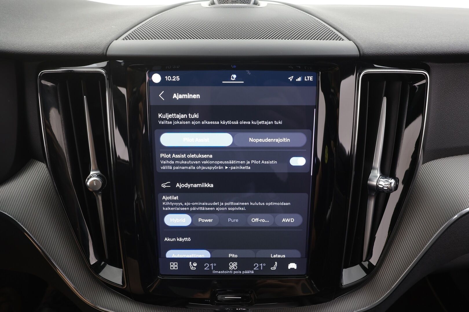 Volvo XC60 2023 T8 AWD Long Range High Performance Plus Dark aut - B&W | 360° | Koukku | Panorama | Webasto | BLIS | Pilot Assist | Sporttipenkit muistilla | ACC | Merkkihuollot | 