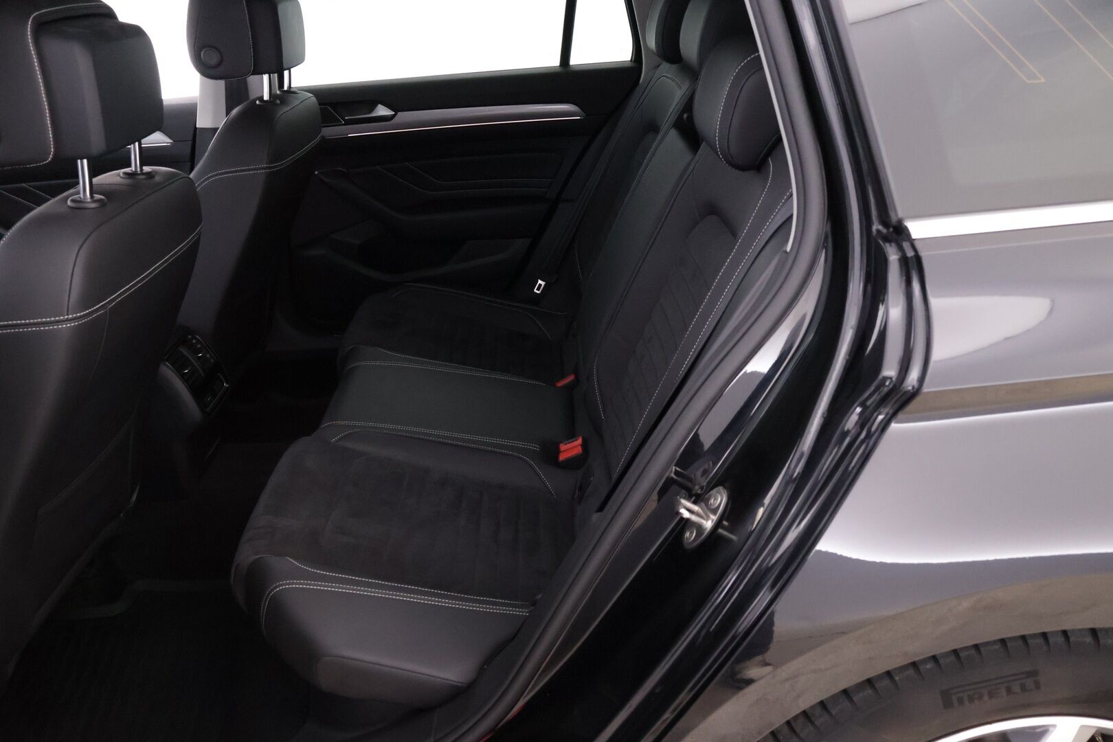 Volkswagen Passat 2020 13 kWh Variant GTE Plug-In Hybrid 160 kW DSG *Webasto / Adapt. vakkari / Koukku / Navi / Peruutuskamera / LED* - Koukullinen perhefarkku / 2x Laturit