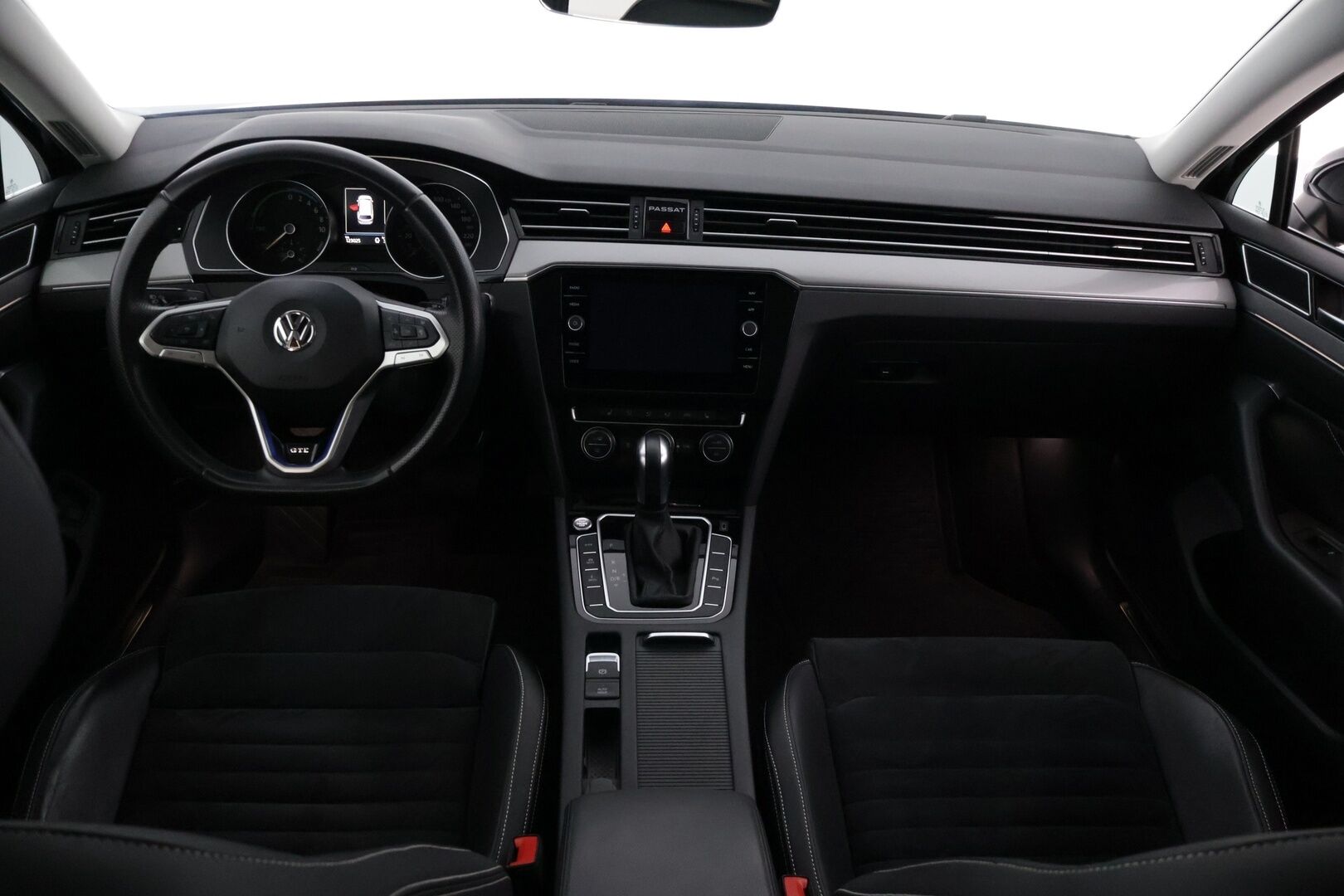 Volkswagen Passat 2020 13 kWh Variant GTE Plug-In Hybrid 160 kW DSG *Webasto / Adapt. vakkari / Koukku / Navi / Peruutuskamera / LED* - Koukullinen perhefarkku / 2x Laturit