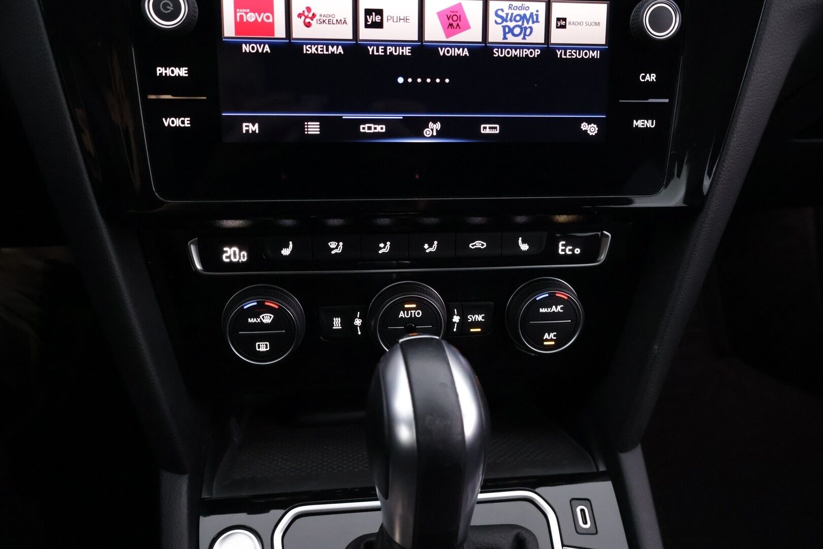 Volkswagen Passat 2020 13 kWh Variant GTE Plug-In Hybrid 160 kW DSG *Webasto / Adapt. vakkari / Koukku / Navi / Peruutuskamera / LED* - Koukullinen perhefarkku / 2x Laturit