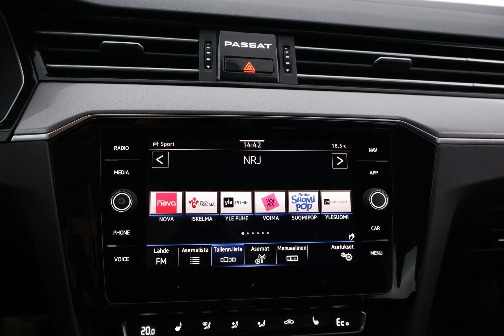 Volkswagen Passat 2020 13 kWh Variant GTE Plug-In Hybrid 160 kW DSG *Webasto / Adapt. vakkari / Koukku / Navi / Peruutuskamera / LED* - Koukullinen perhefarkku / 2x Laturit