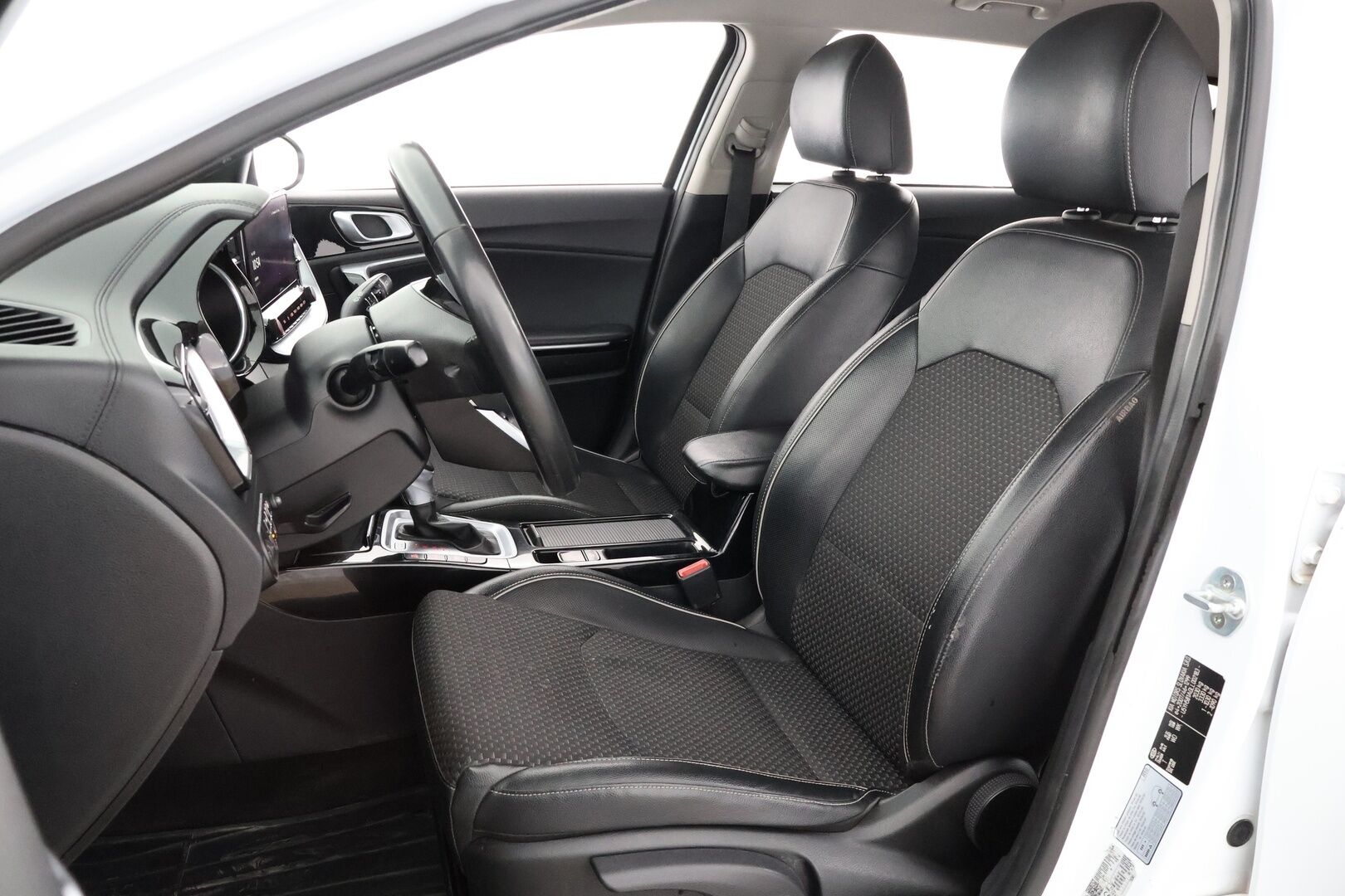 Kia Ceed 2020 1,6 GDI Plug-In Hybrid Business Premium SW DCT - - YritysOutlet - Myydään vain yrityksille - - YritysOutlet - Myydään vain yrityksille