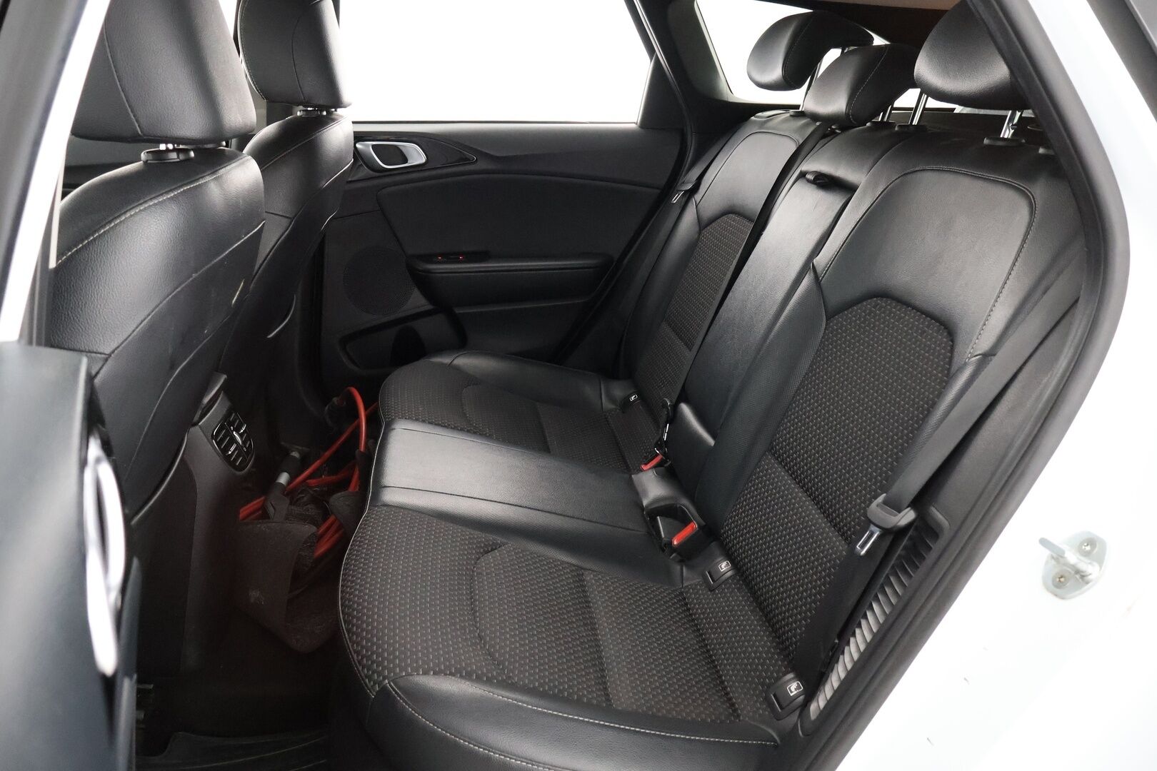 Kia Ceed 2020 1,6 GDI Plug-In Hybrid Business Premium SW DCT - - YritysOutlet - Myydään vain yrityksille - - YritysOutlet - Myydään vain yrityksille