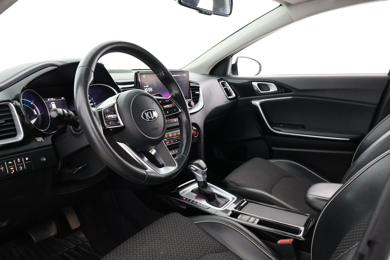 Kia Ceed 2020 1,6 GDI Plug-In Hybrid Business Premium SW DCT - - YritysOutlet - Myydään vain yrityksille - - YritysOutlet - Myydään vain yrityksille