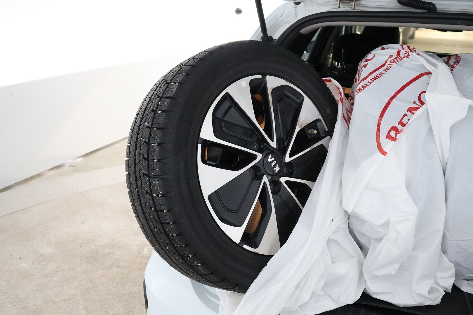 Kia Ceed 2020 1,6 GDI Plug-In Hybrid Business Premium SW DCT - - YritysOutlet - Myydään vain yrityksille - - YritysOutlet - Myydään vain yrityksille