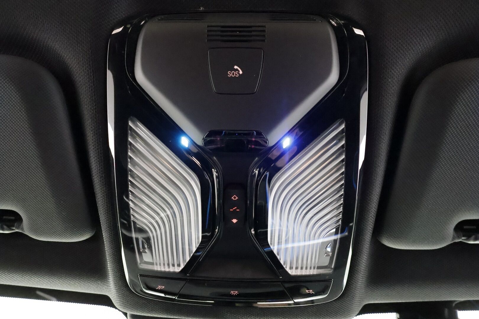 BMW X5 2020 G05 xDrive45e A Charged Edition - | Koukku | ACC | Panorama | H&K | HUD | SportComfort-penkit Muistilla | Soft Close | 360 | Laser-LED | Ilma-alusta | Navi | Katveavustin | Kaistavahti | 2x Latauskaapelit |  