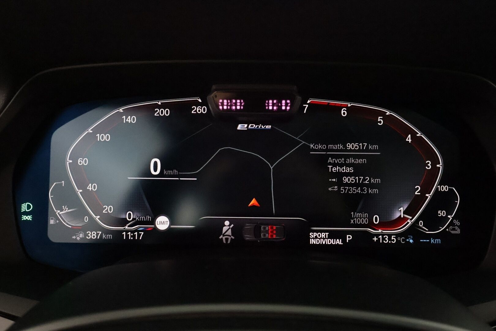 BMW X5 2020 G05 xDrive45e A Charged Edition - | Koukku | ACC | Panorama | H&K | HUD | SportComfort-penkit Muistilla | Soft Close | 360 | Laser-LED | Ilma-alusta | Navi | Katveavustin | Kaistavahti | 2x Latauskaapelit |  