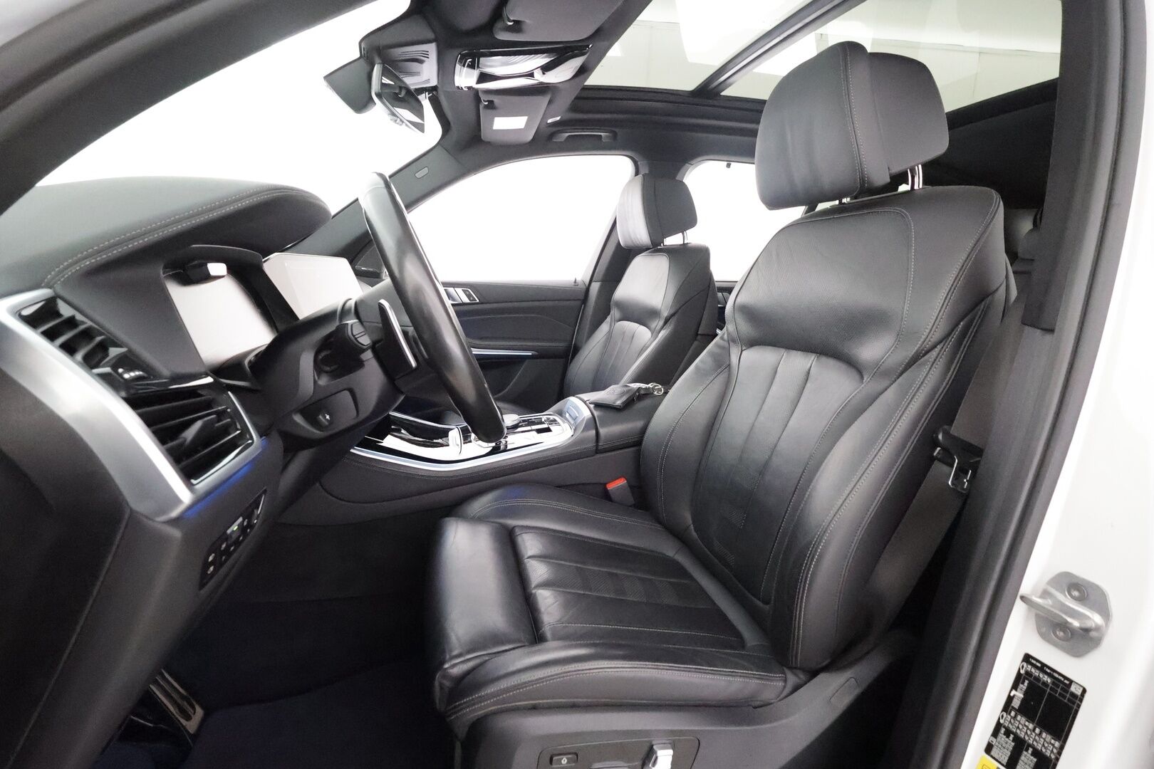 BMW X5 2020 G05 xDrive45e A Charged Edition - | Koukku | ACC | Panorama | H&K | HUD | SportComfort-penkit Muistilla | Soft Close | 360 | Laser-LED | Ilma-alusta | Navi | Katveavustin | Kaistavahti | 2x Latauskaapelit |  