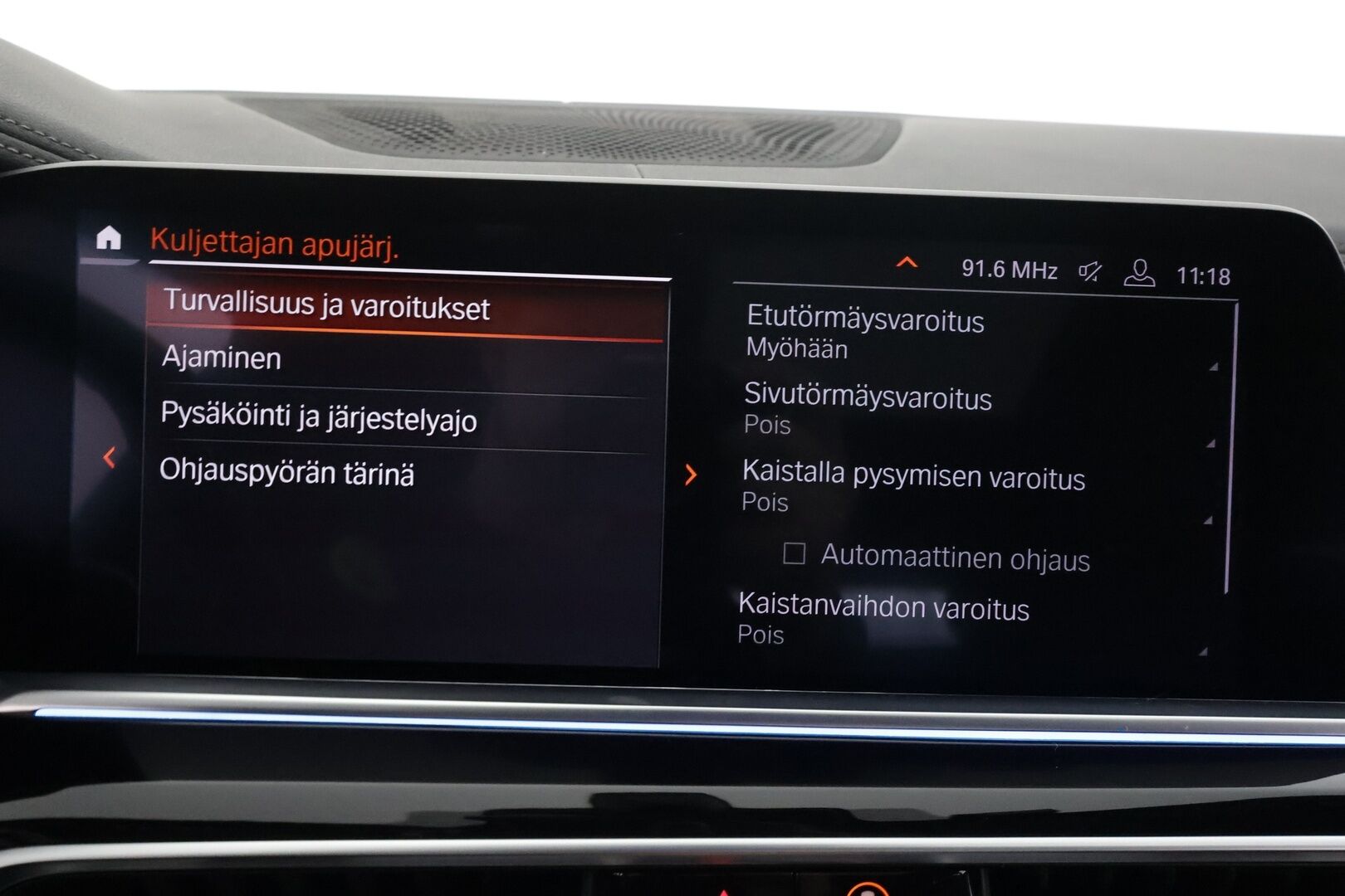BMW X5 2020 G05 xDrive45e A Charged Edition - | Koukku | ACC | Panorama | H&K | HUD | SportComfort-penkit Muistilla | Soft Close | 360 | Laser-LED | Ilma-alusta | Navi | Katveavustin | Kaistavahti | 2x Latauskaapelit |  